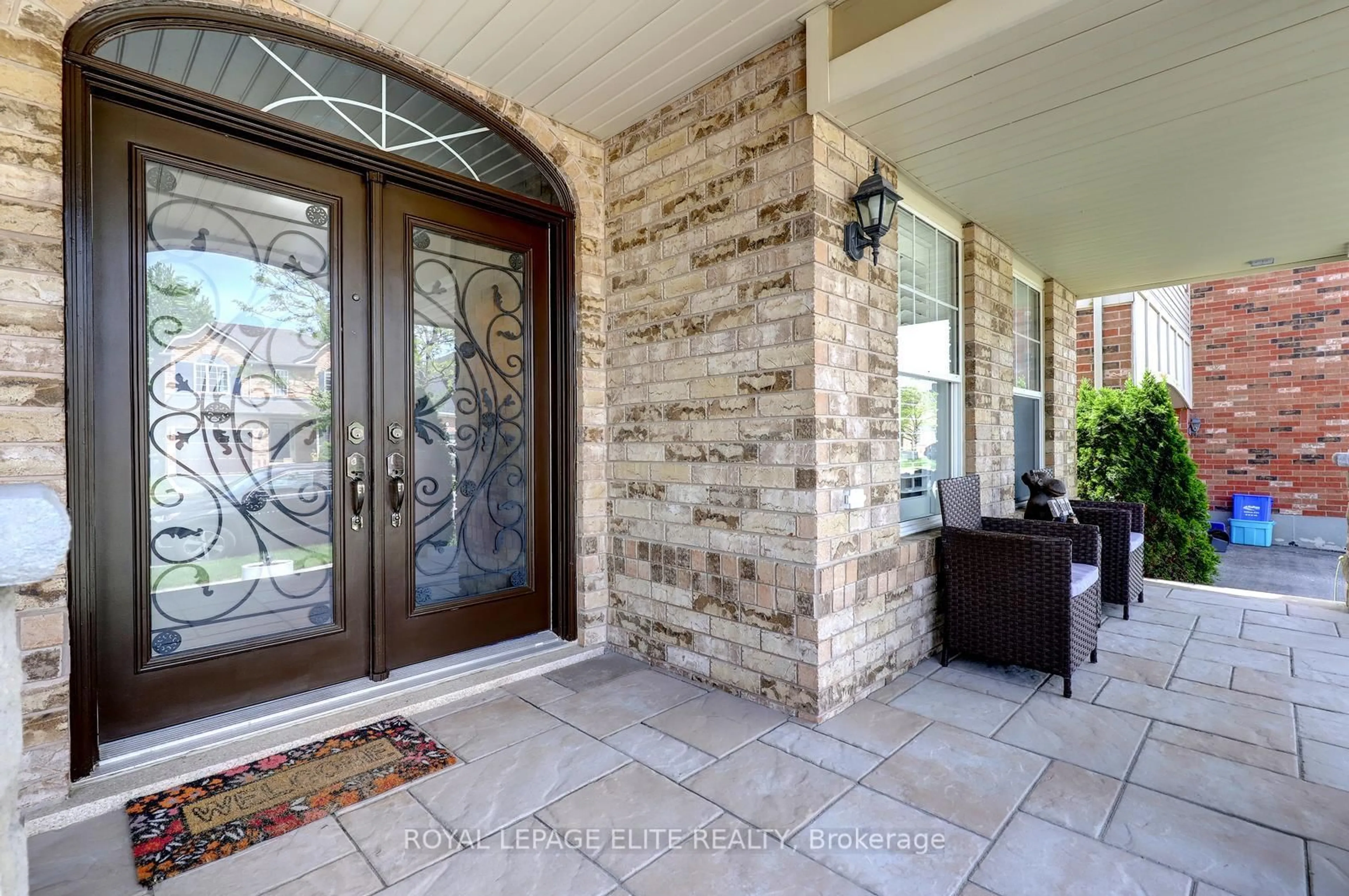 Indoor entryway for 1094 Hepburn Rd, Milton Ontario L9T 6X5