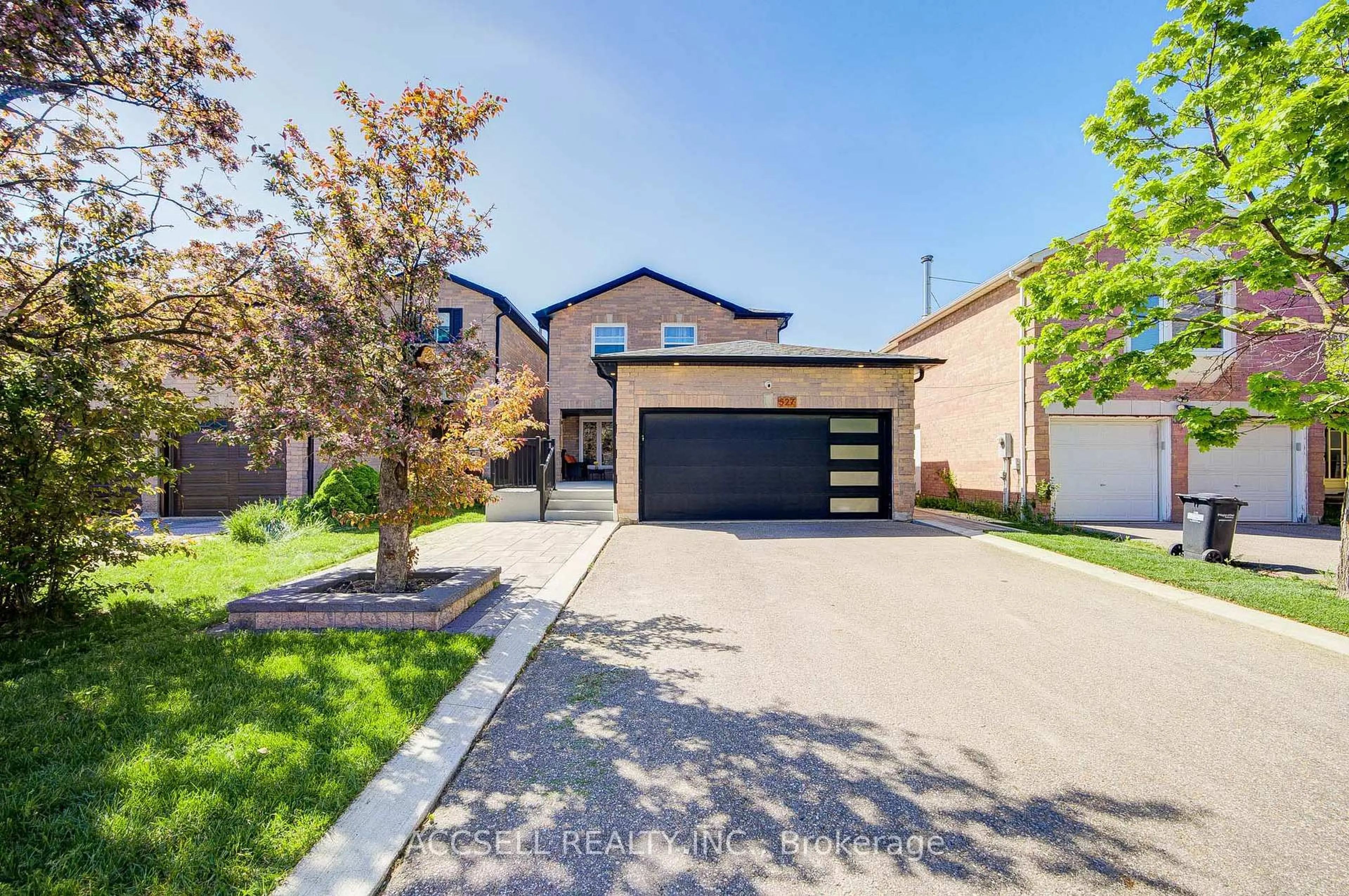 Unknown for 527 Wallenberg Cres, Mississauga Ontario L5B 3L8