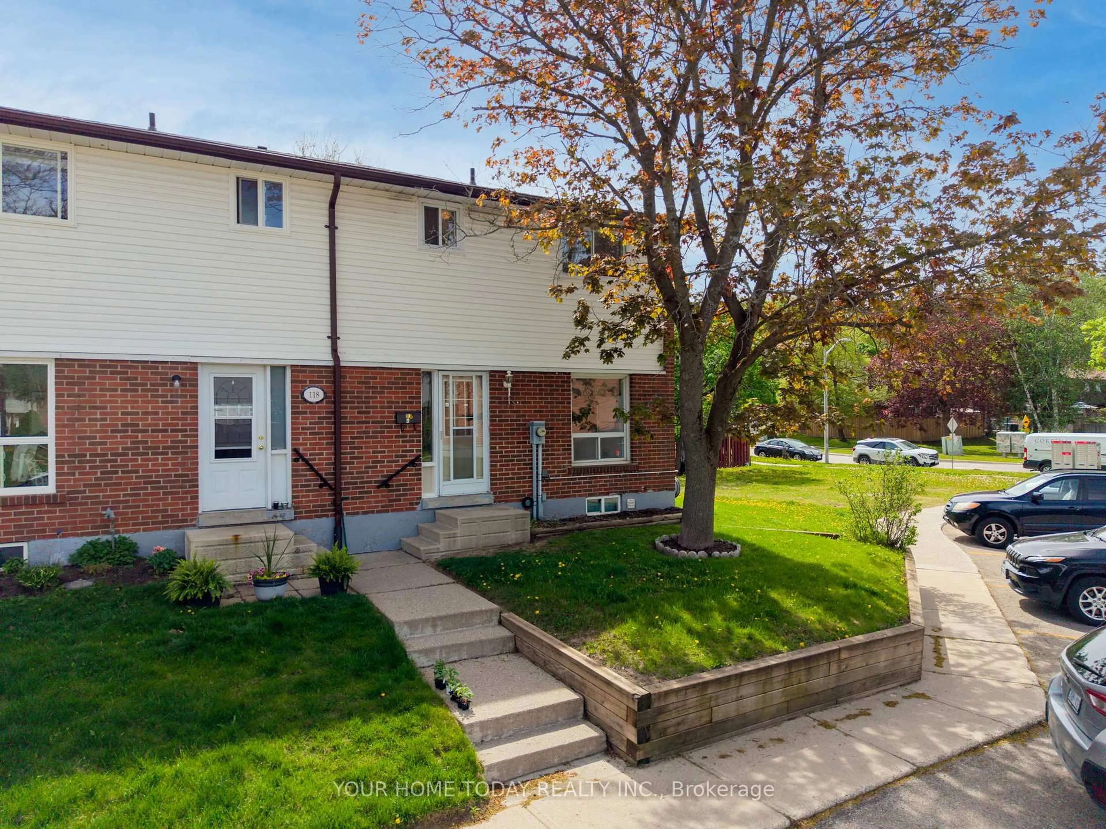 A pic from outside/outdoor area/front of a property/back of a property/a pic from drone, street for 116 Kingham Rd, Halton Hills Ontario L7J 1S4