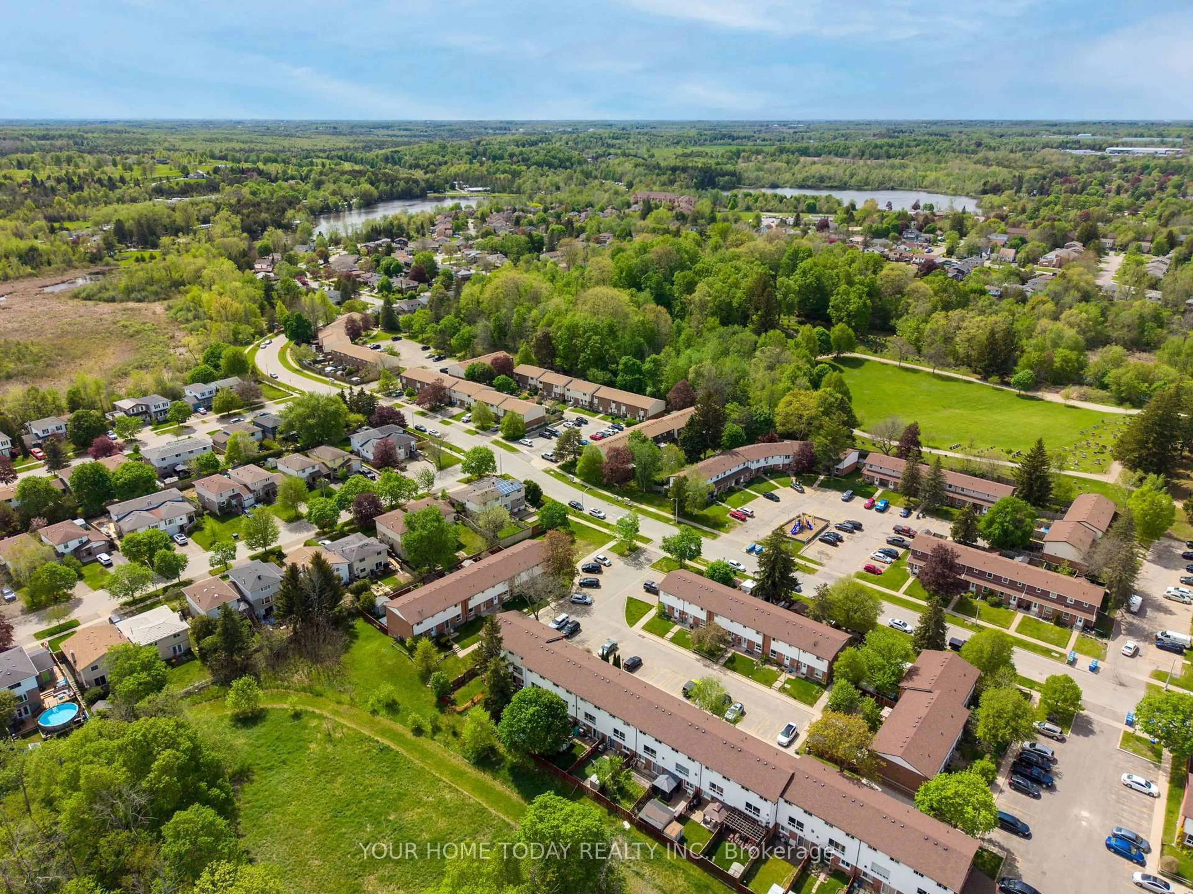 A pic from outside/outdoor area/front of a property/back of a property/a pic from drone, street for 116 Kingham Rd, Halton Hills Ontario L7J 1S4