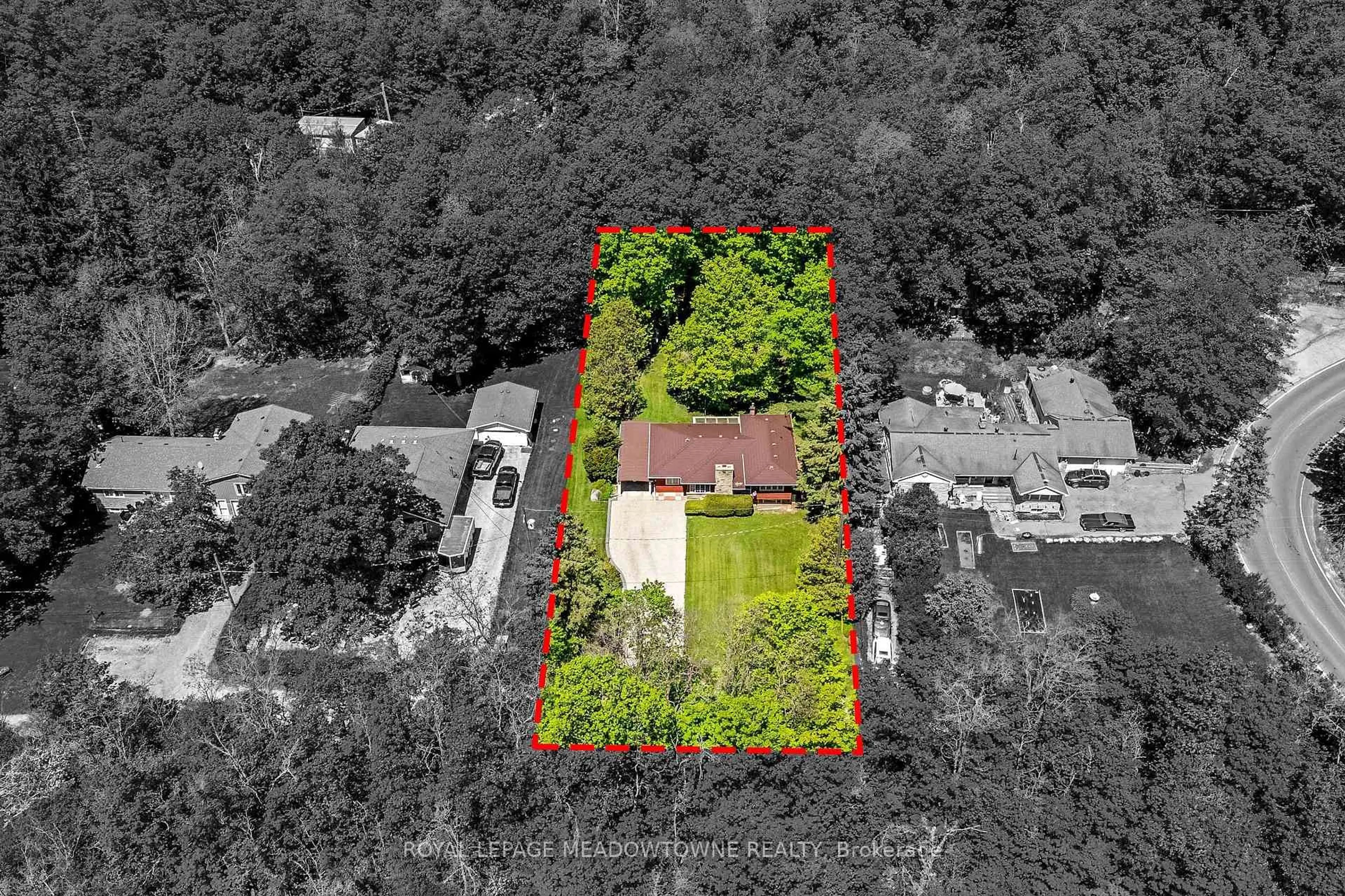 A pic from outside/outdoor area/front of a property/back of a property/a pic from drone, building for 14572 Winston Churchill Blvd, Halton Hills Ontario L0P 1N0