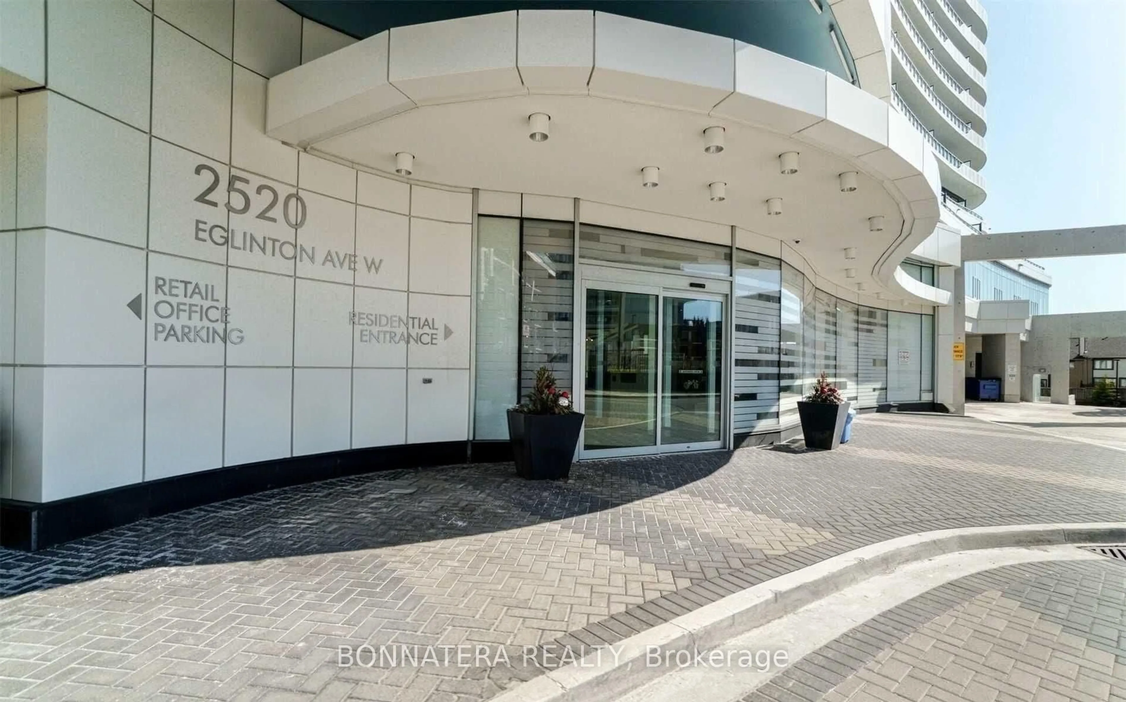 Indoor foyer for 2520 Eglinton Ave #1801, Mississauga Ontario L5M 0Y2