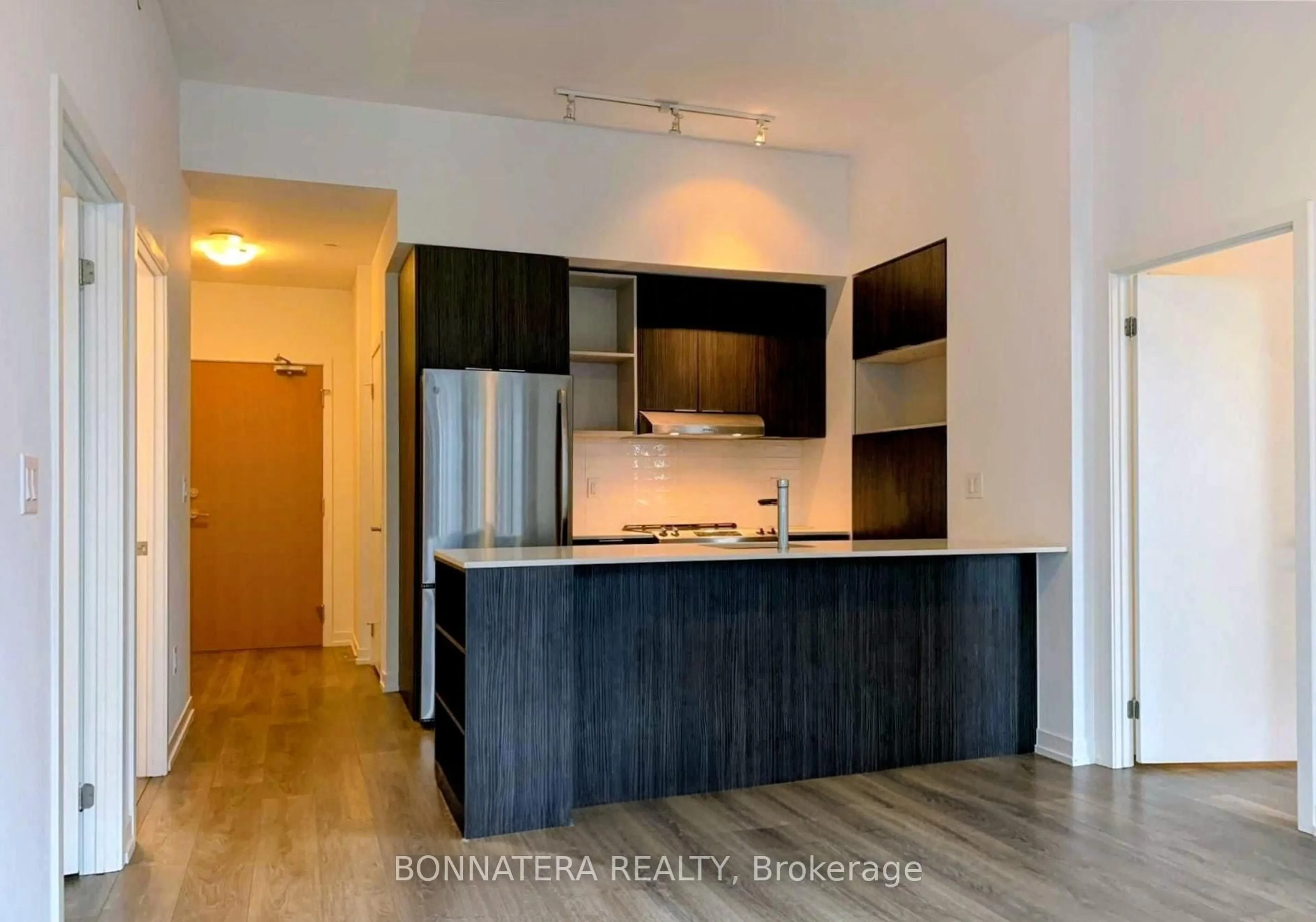 Standard kitchen, wood/laminate floor for 2520 Eglinton Ave #1801, Mississauga Ontario L5M 0Y2