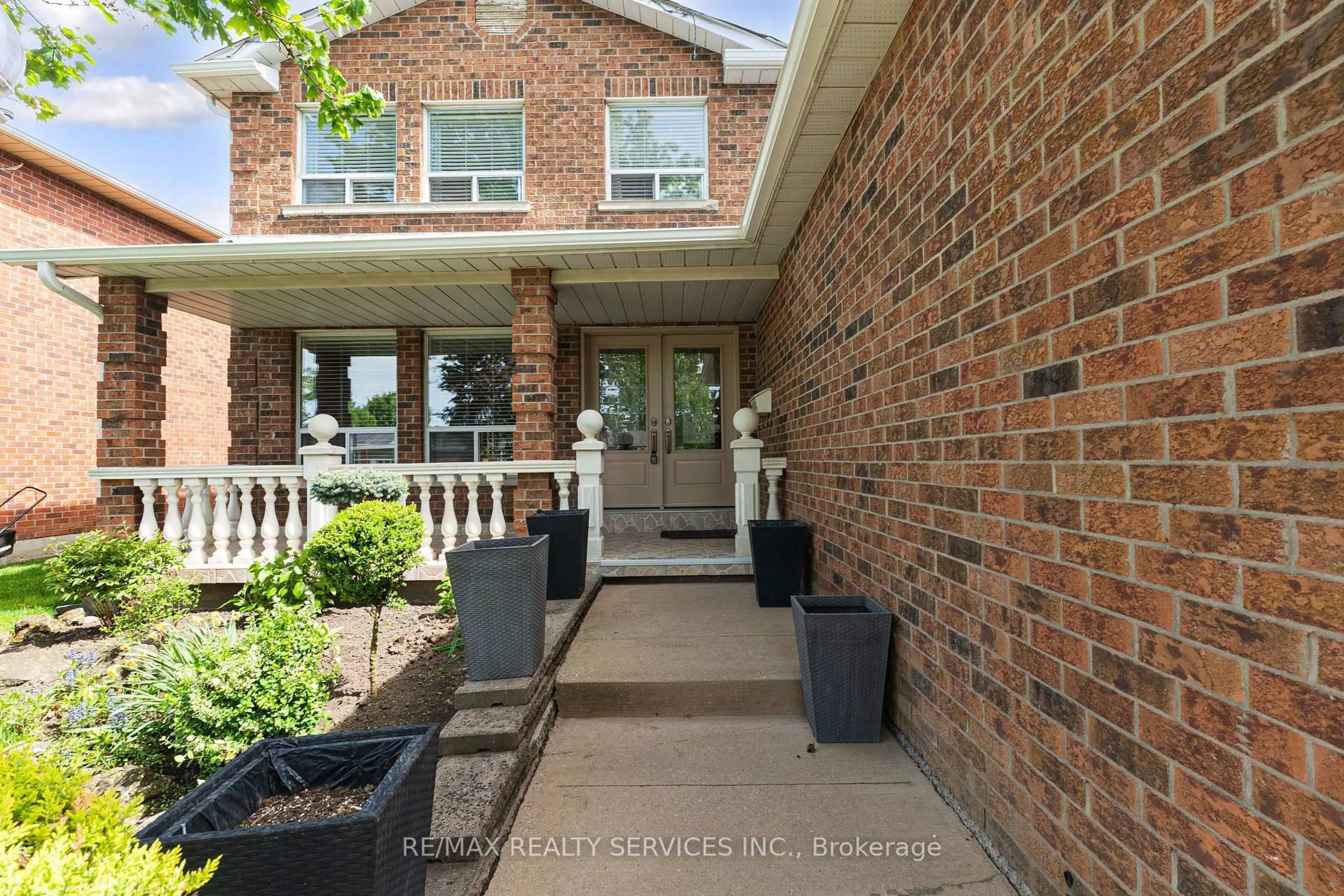 Unknown for 29 Chestnut Ave, Brampton Ontario L6X 2A6