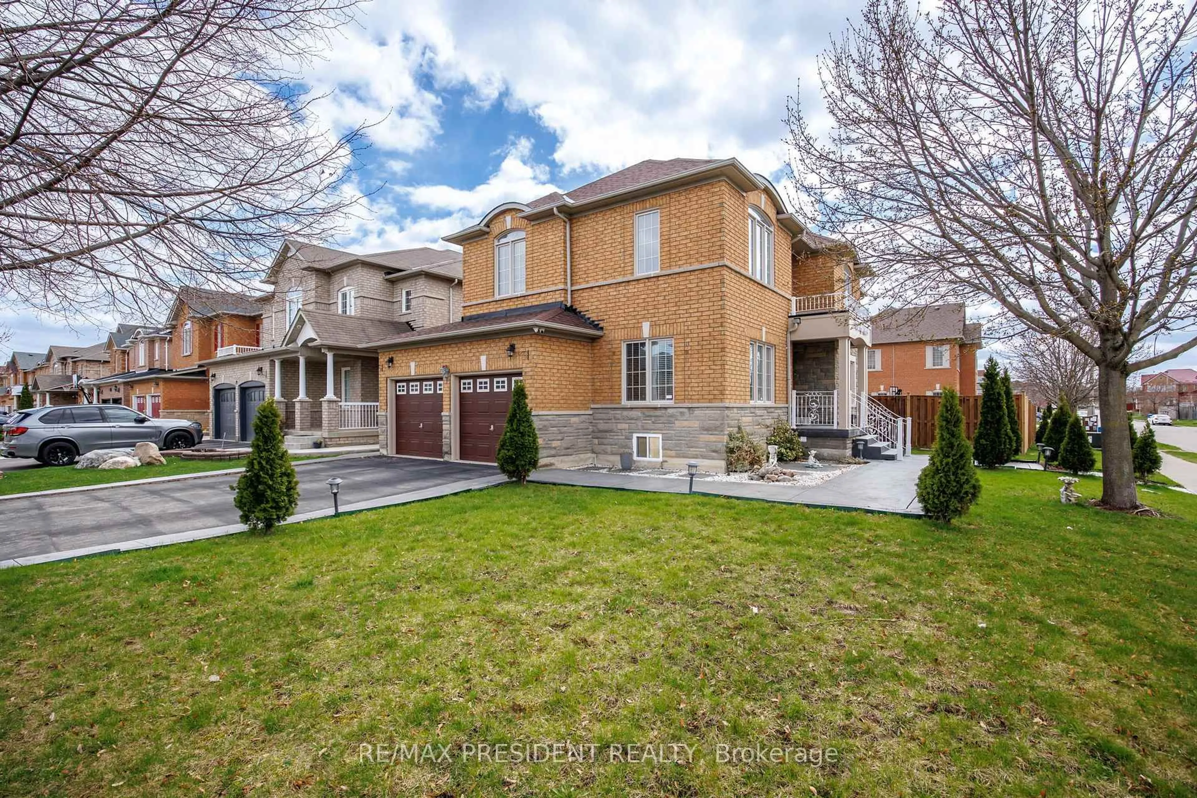 Home with brick exterior material, street for 3 Kidbrook Rd, Brampton Ontario L6P 1Z8