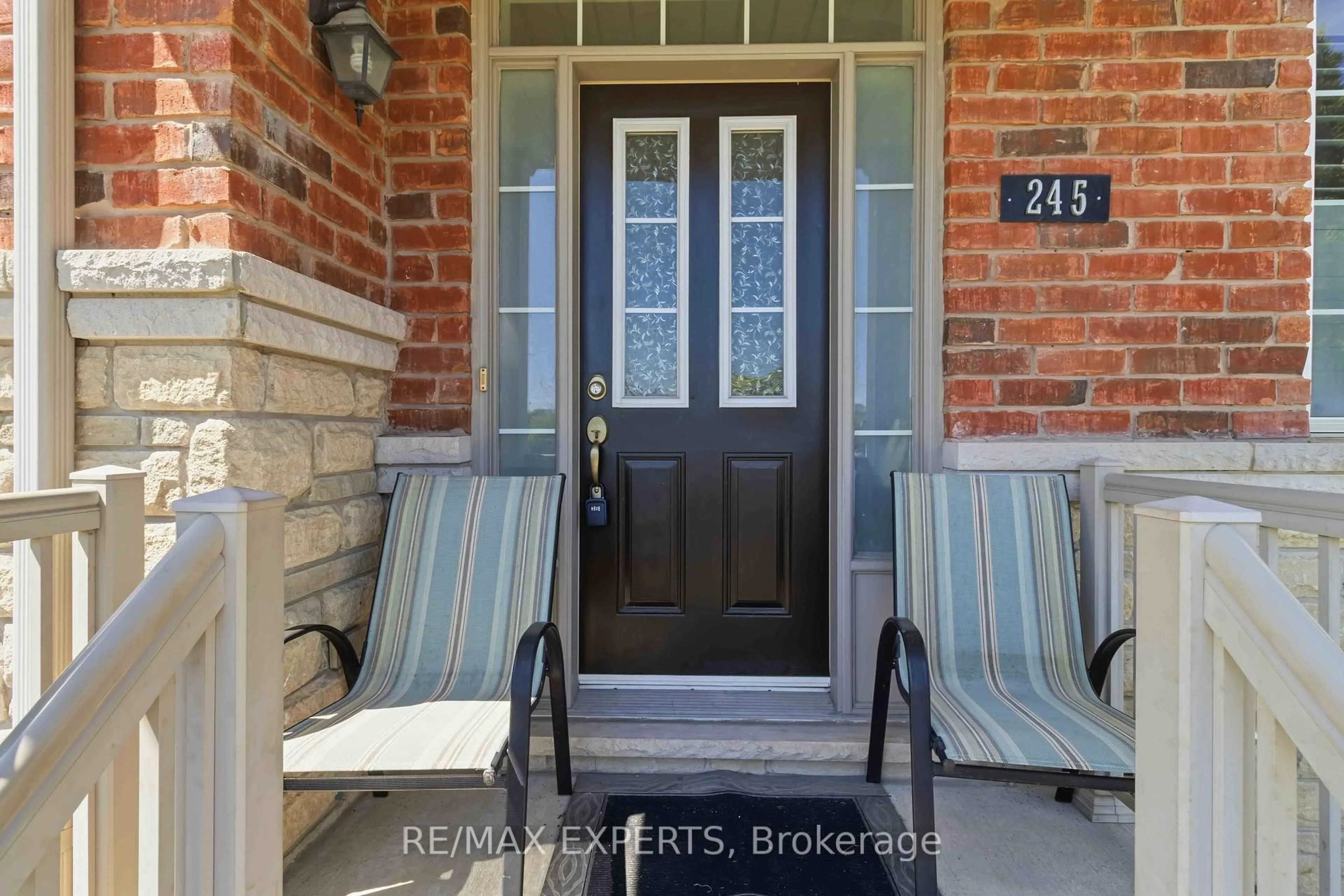 Indoor entryway for 245 Isaac Devins Blvd, Toronto Ontario M9M 0B6