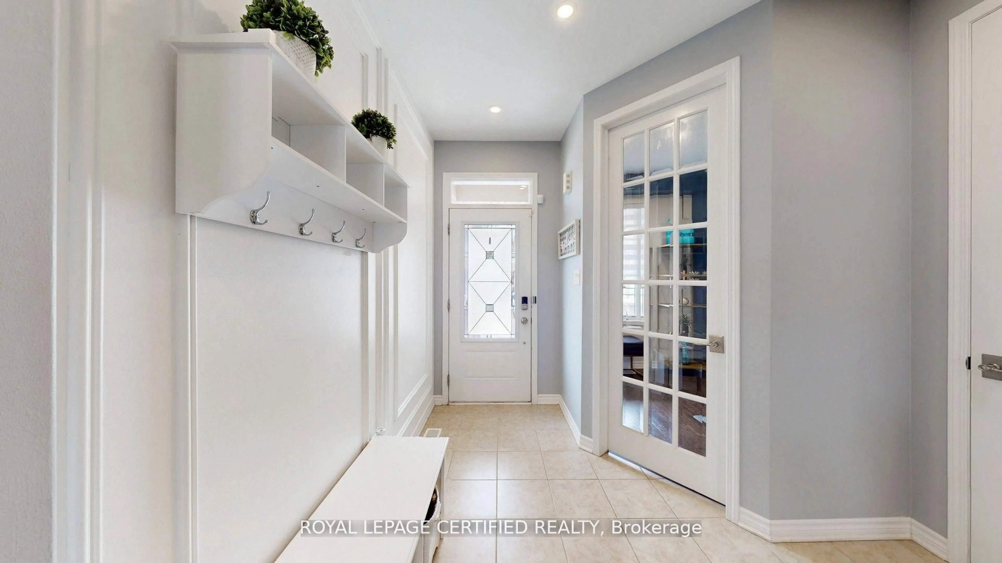 Indoor entryway for 367 English Mill Crt, Milton Ontario L9E 0A7