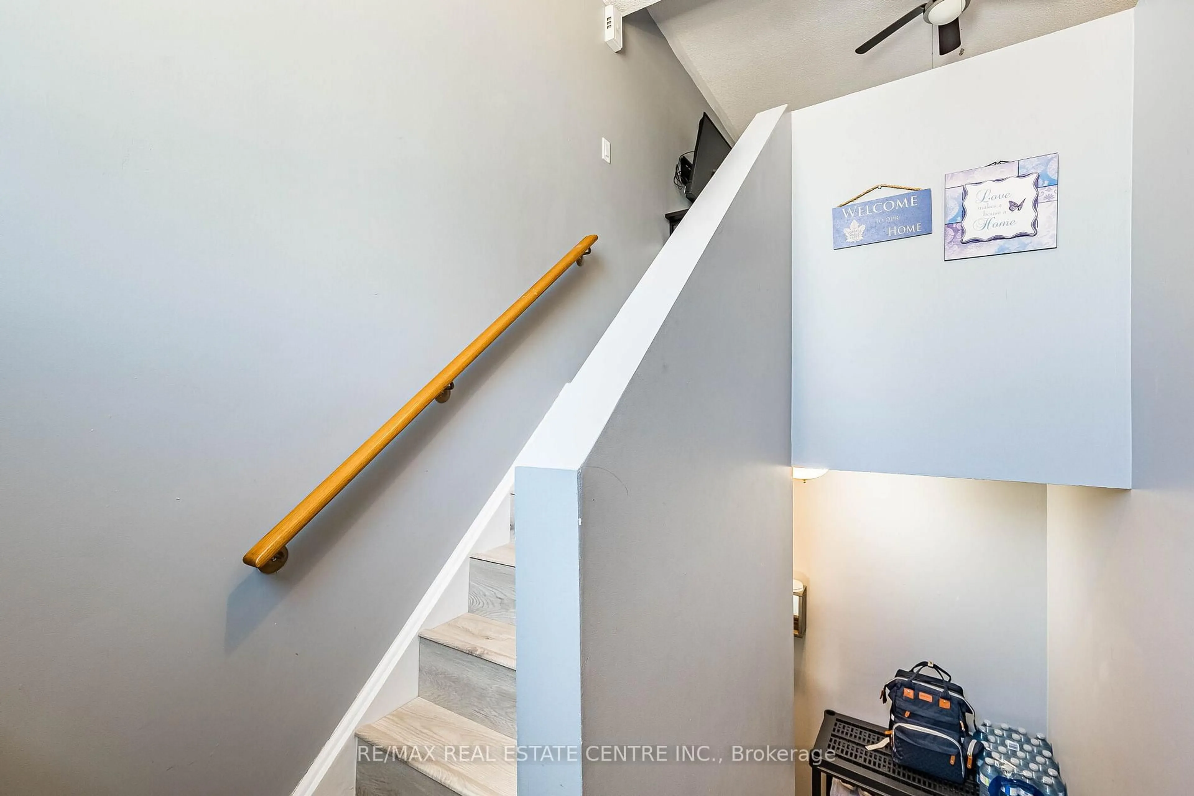 Stairs for 42A Stewart MacLaren Rd, Halton Hills Ontario L7G 5L9
