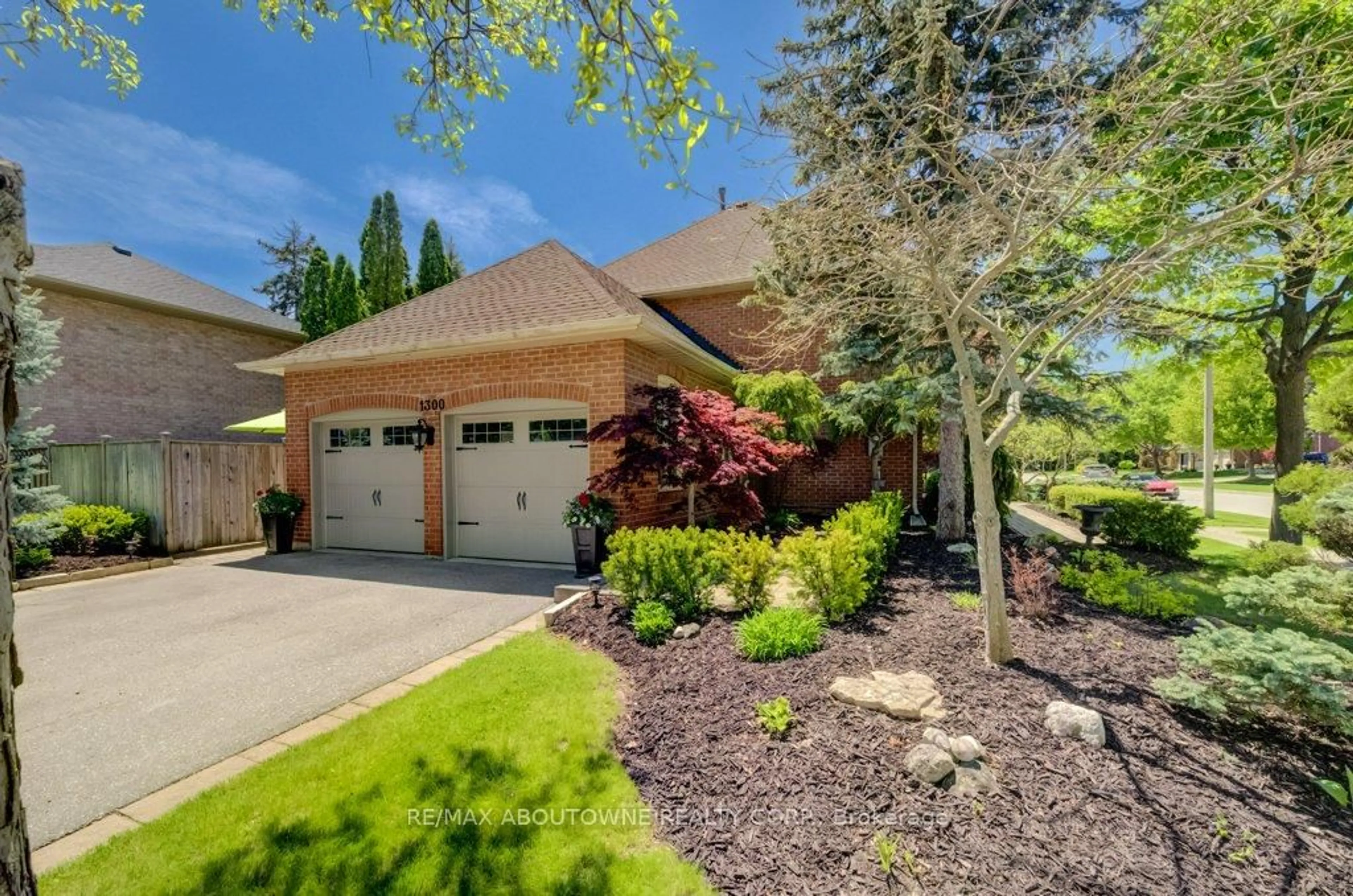 Unknown for 1300 Old Bridle Path, Oakville Ontario L6M 1A4