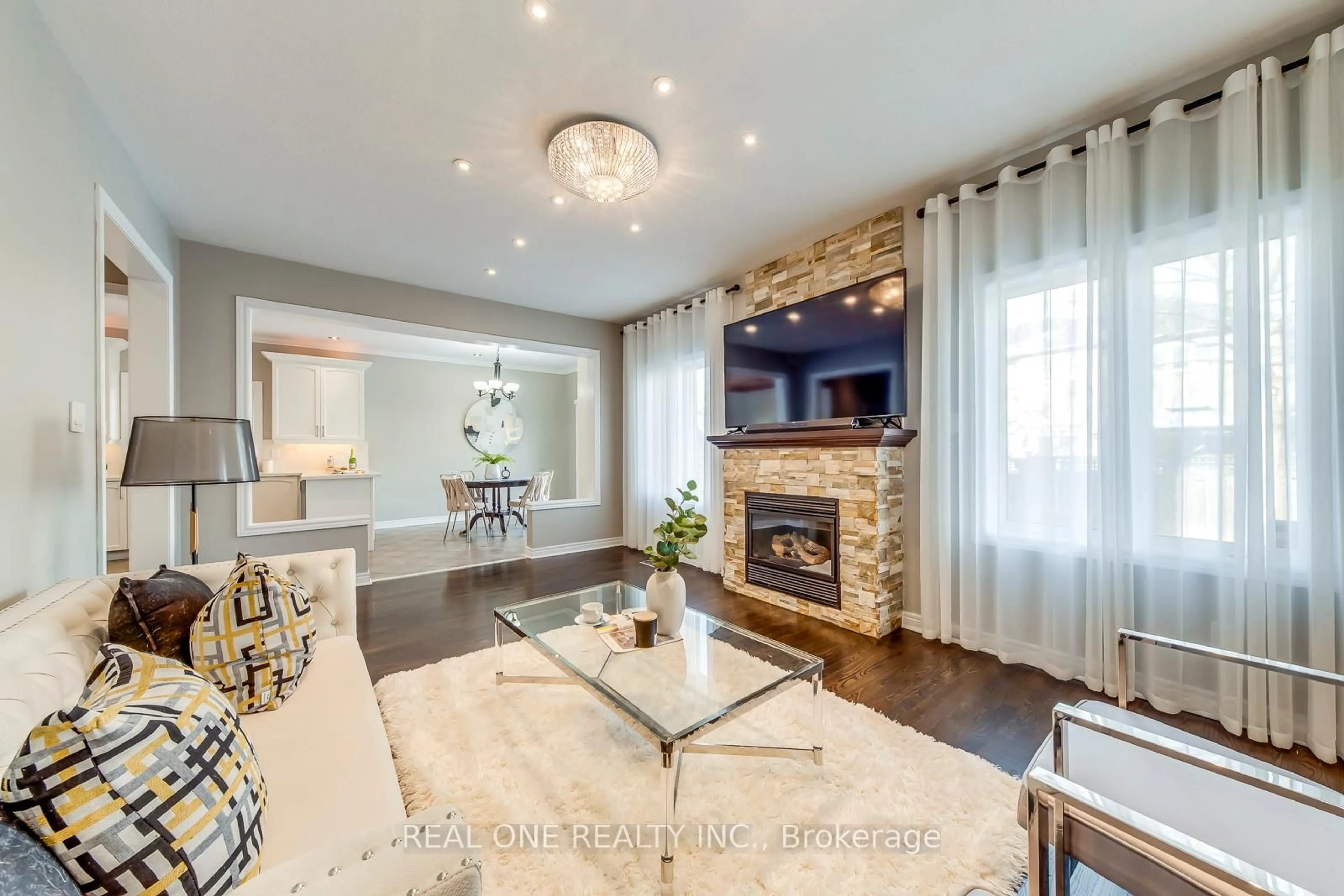 Living room with furniture, unknown for 2511 Felhaber Cres, Oakville Ontario L6H 7R8