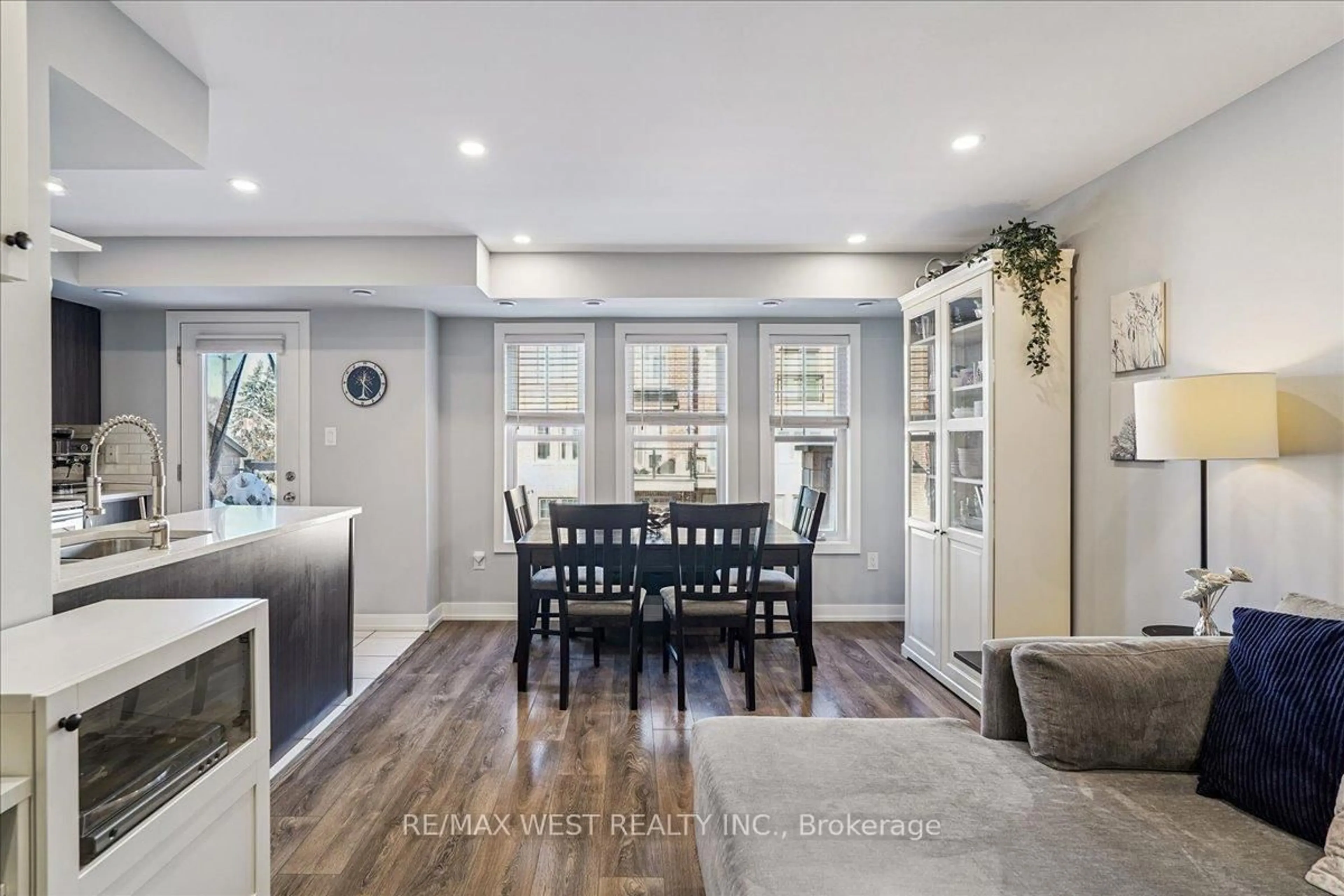 Open concept kitchen, unknown for 80 Parrotta Dr #148, Toronto Ontario M9M 0E6