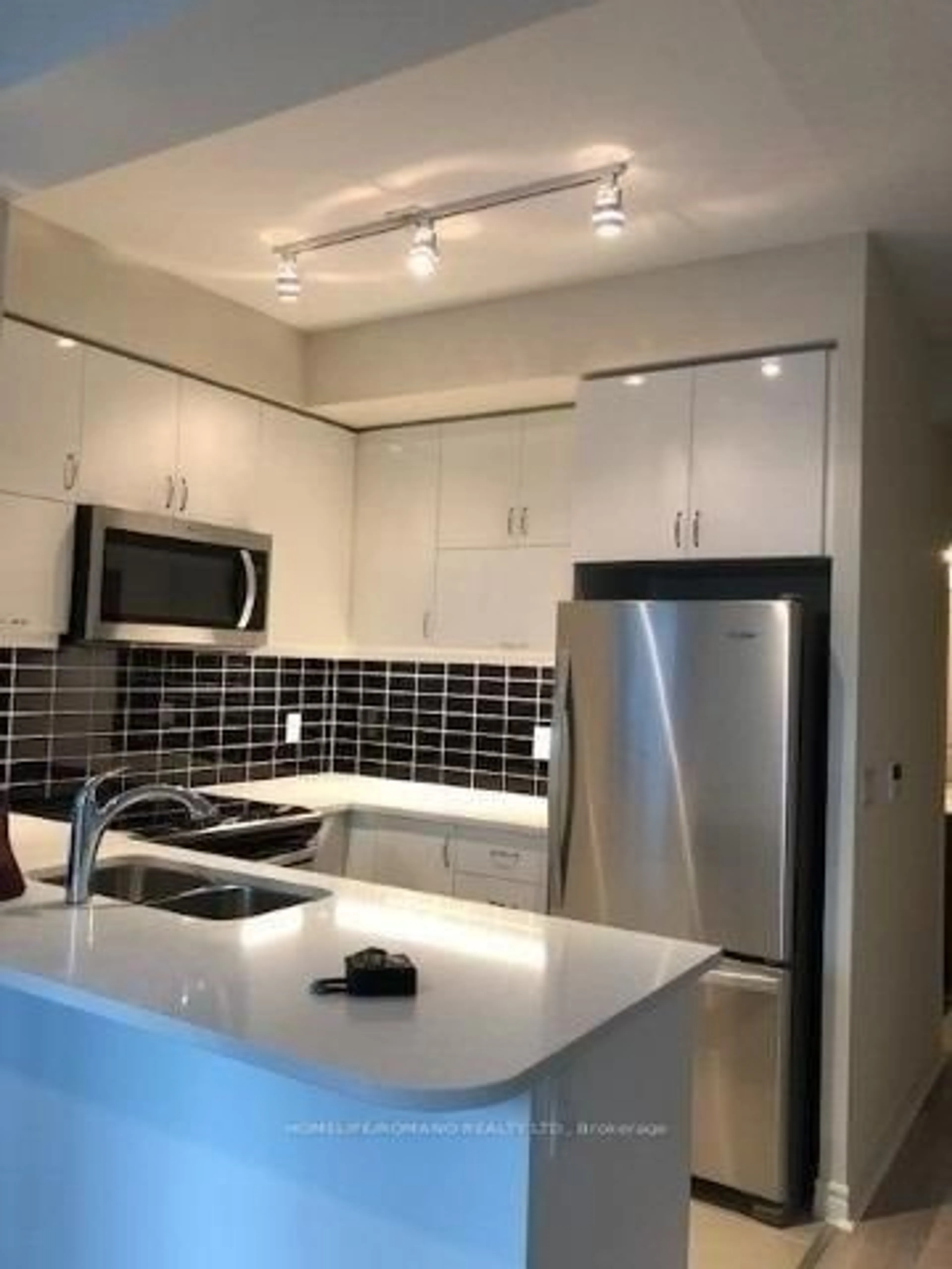Unknown for 39 Annie Craig Dr #605, Toronto Ontario M8V 0H1