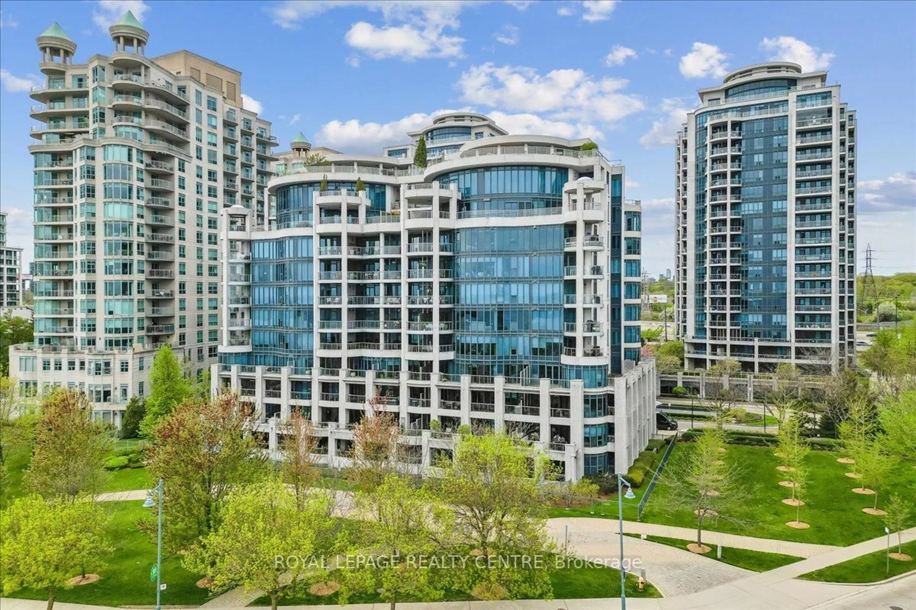 A pic from outside/outdoor area/front of a property/back of a property/a pic from drone, city buildings view from balcony for 2095 Lake Shore Blvd #318, Toronto Ontario M8V 4G4