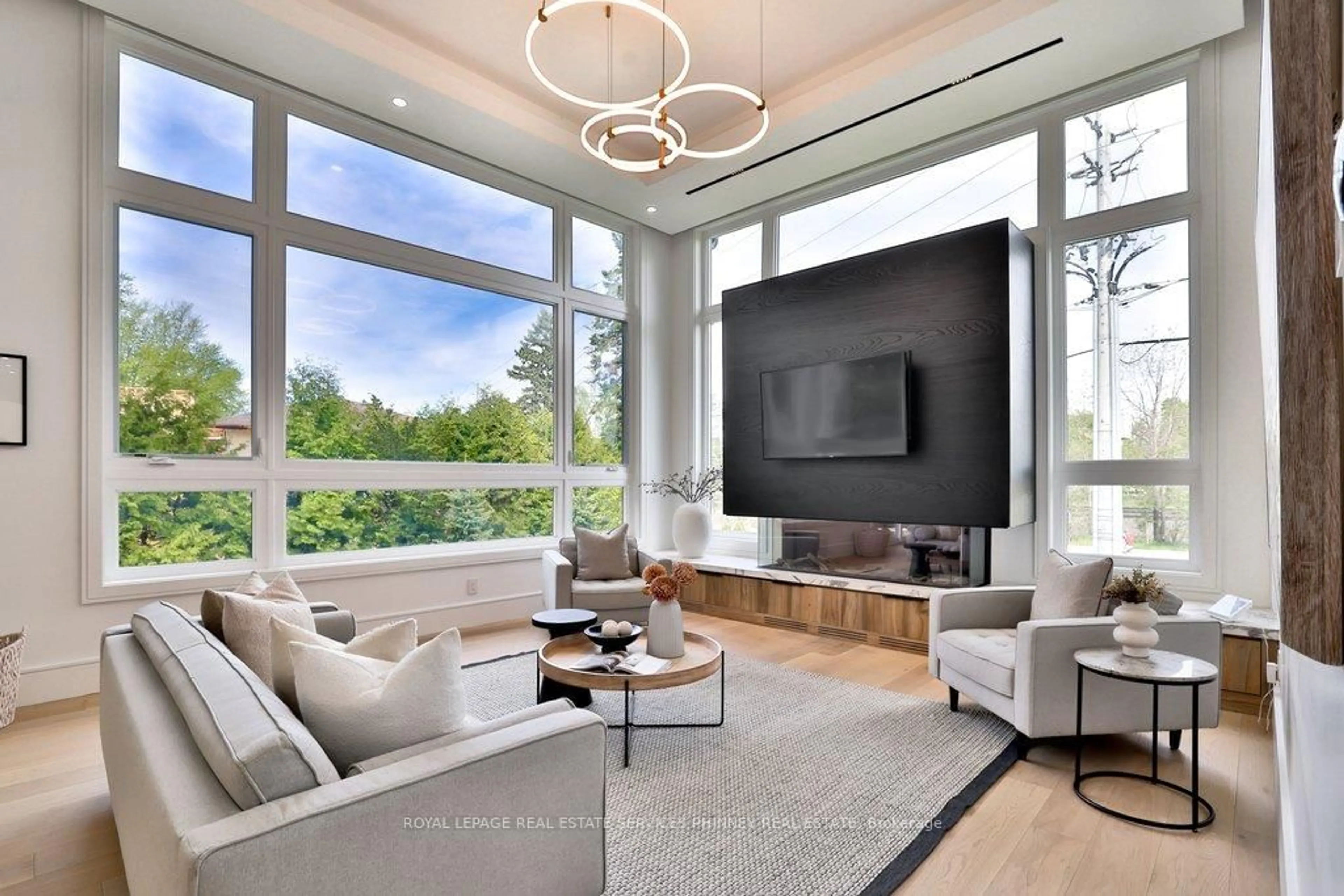 Home theater for 1143 Kane Rd, Mississauga Ontario L5H 2M2