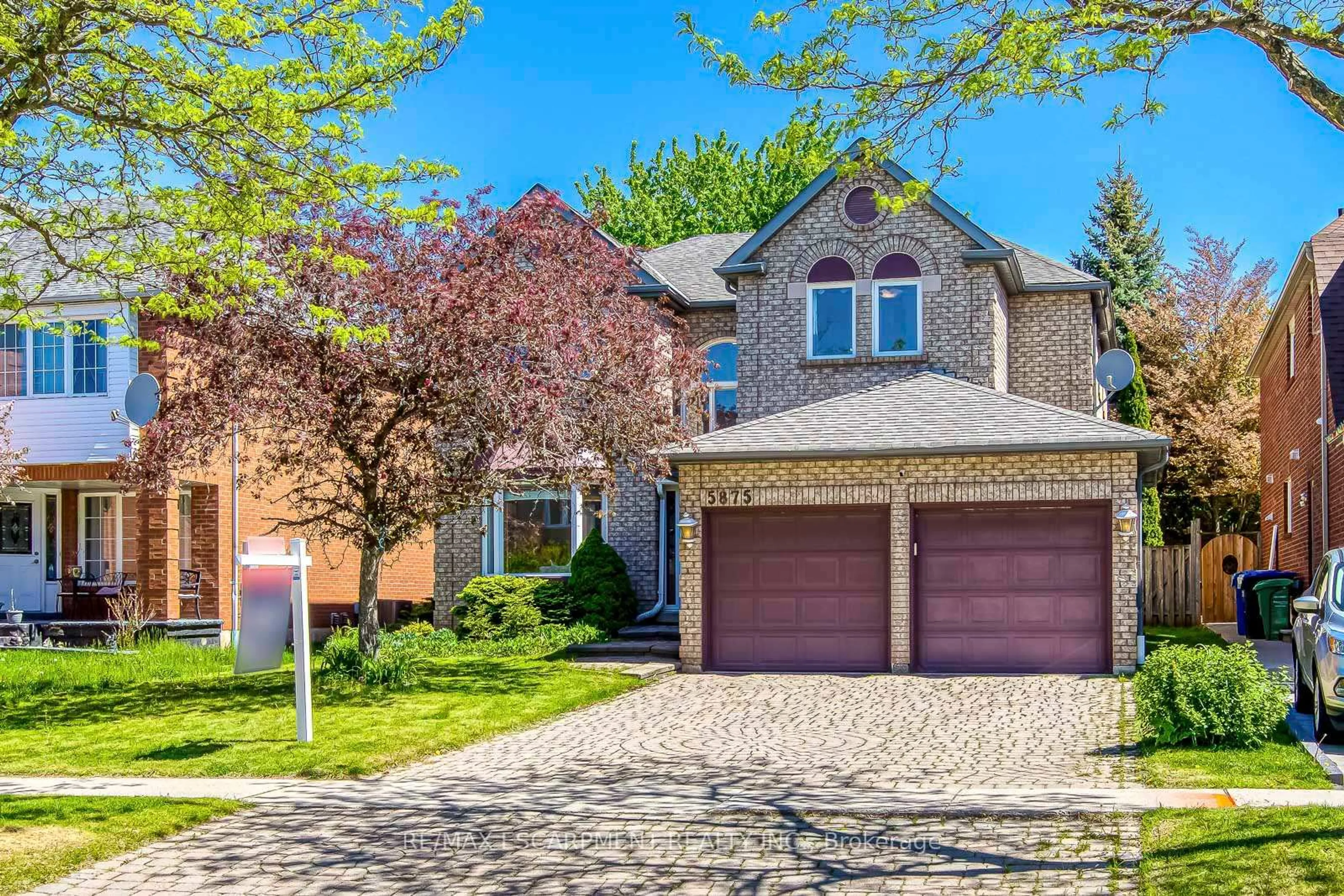 Home with brick exterior material, street for 5875 Fieldon Rd, Mississauga Ontario L5M 5K5
