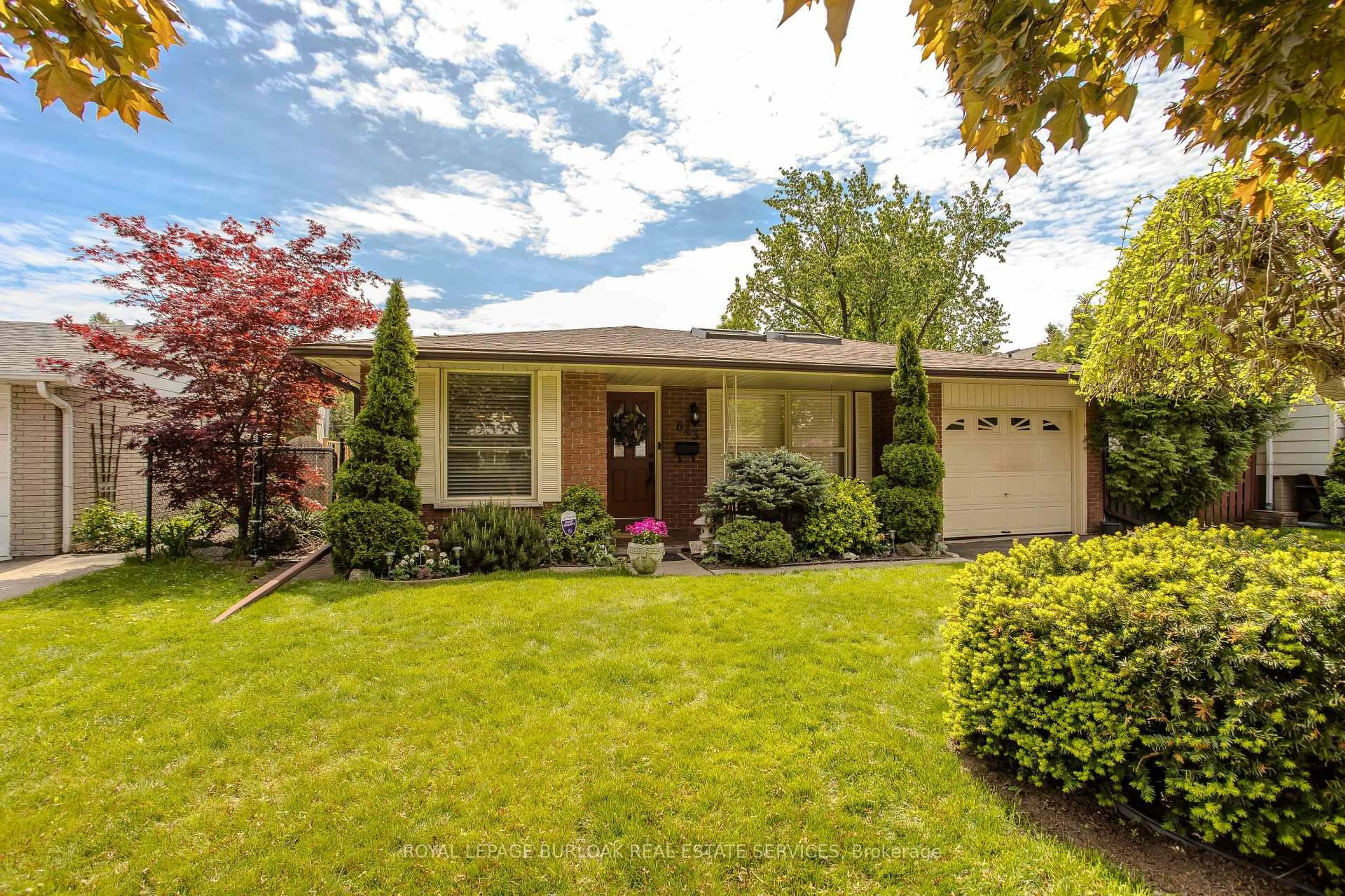 Unknown for 643 Artreva Cres, Burlington Ontario L7L 2B8