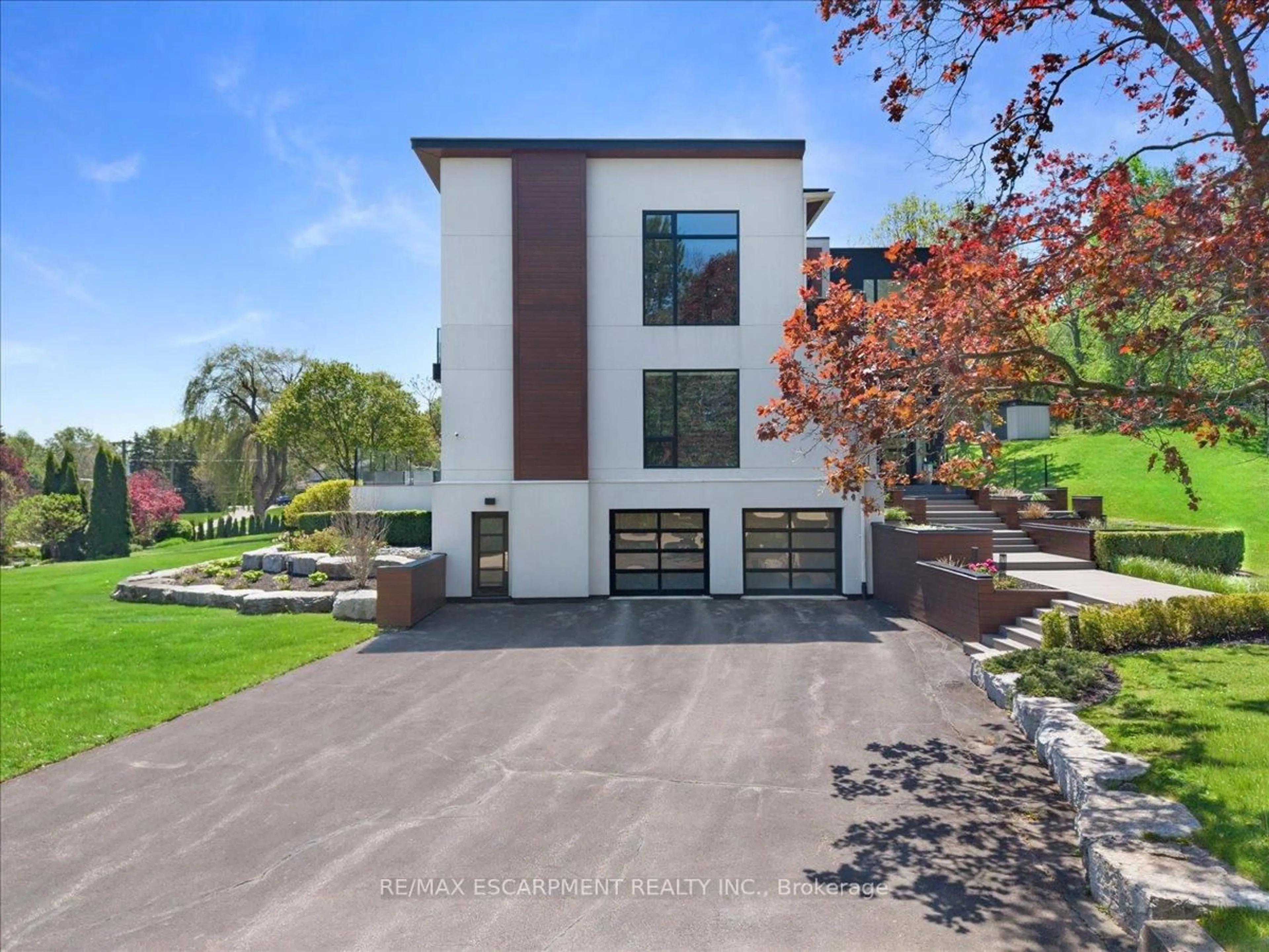 Home with brick exterior material, street for 1309 Beaufort Dr, Burlington Ontario L7P 4V9