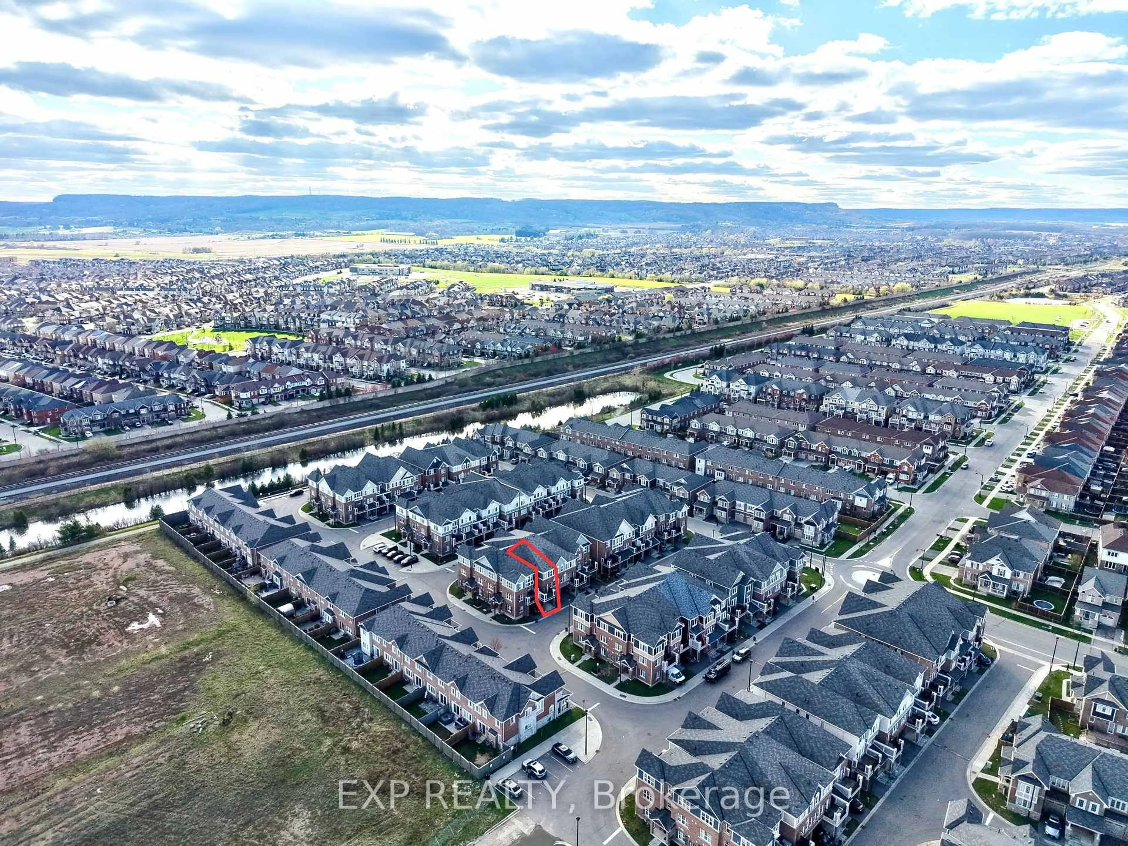 A pic from outside/outdoor area/front of a property/back of a property/a pic from drone, street for 1000 Asleton Blvd #84, Milton Ontario L9T 9L2