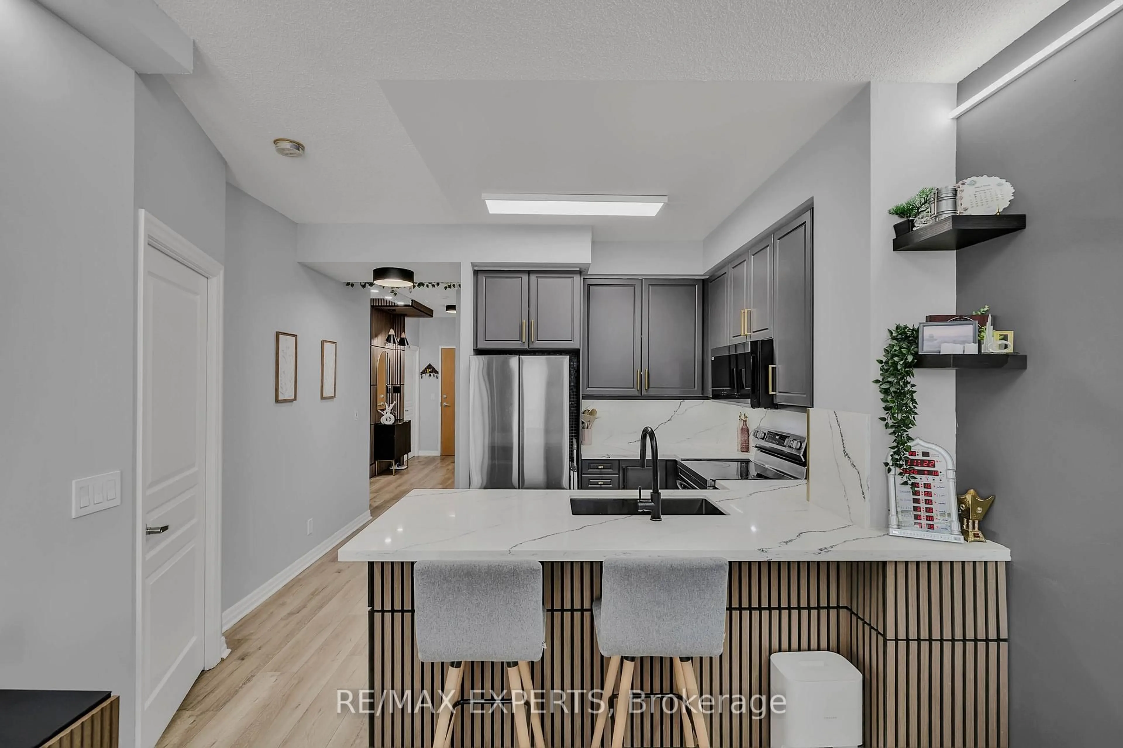 Open concept kitchen, unknown for 220 Burnhamthorpe Rd #401, Mississauga Ontario L5B 4N4