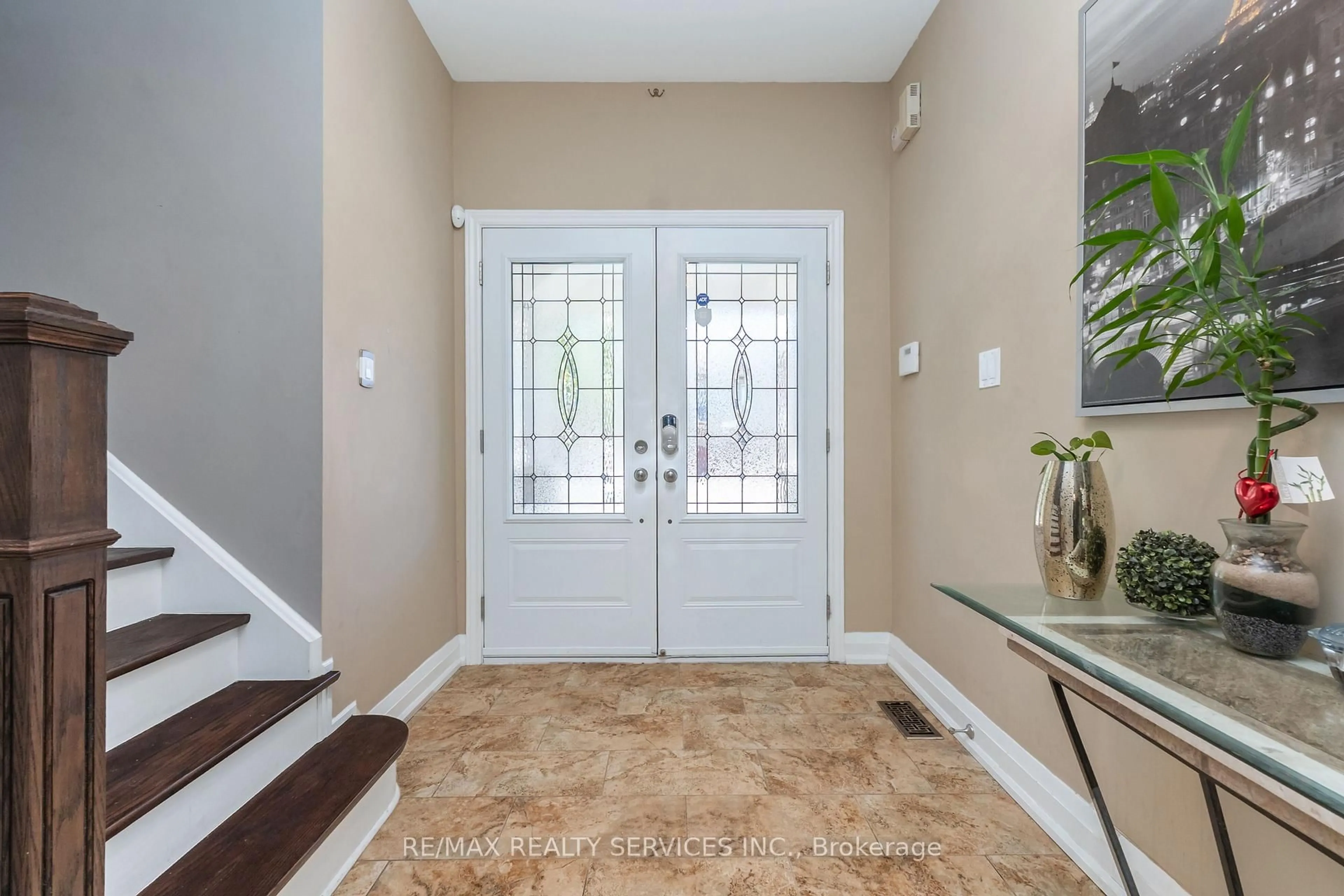 Indoor entryway for 29 Sir Jacobs Cres, Brampton Ontario L7A 3V2