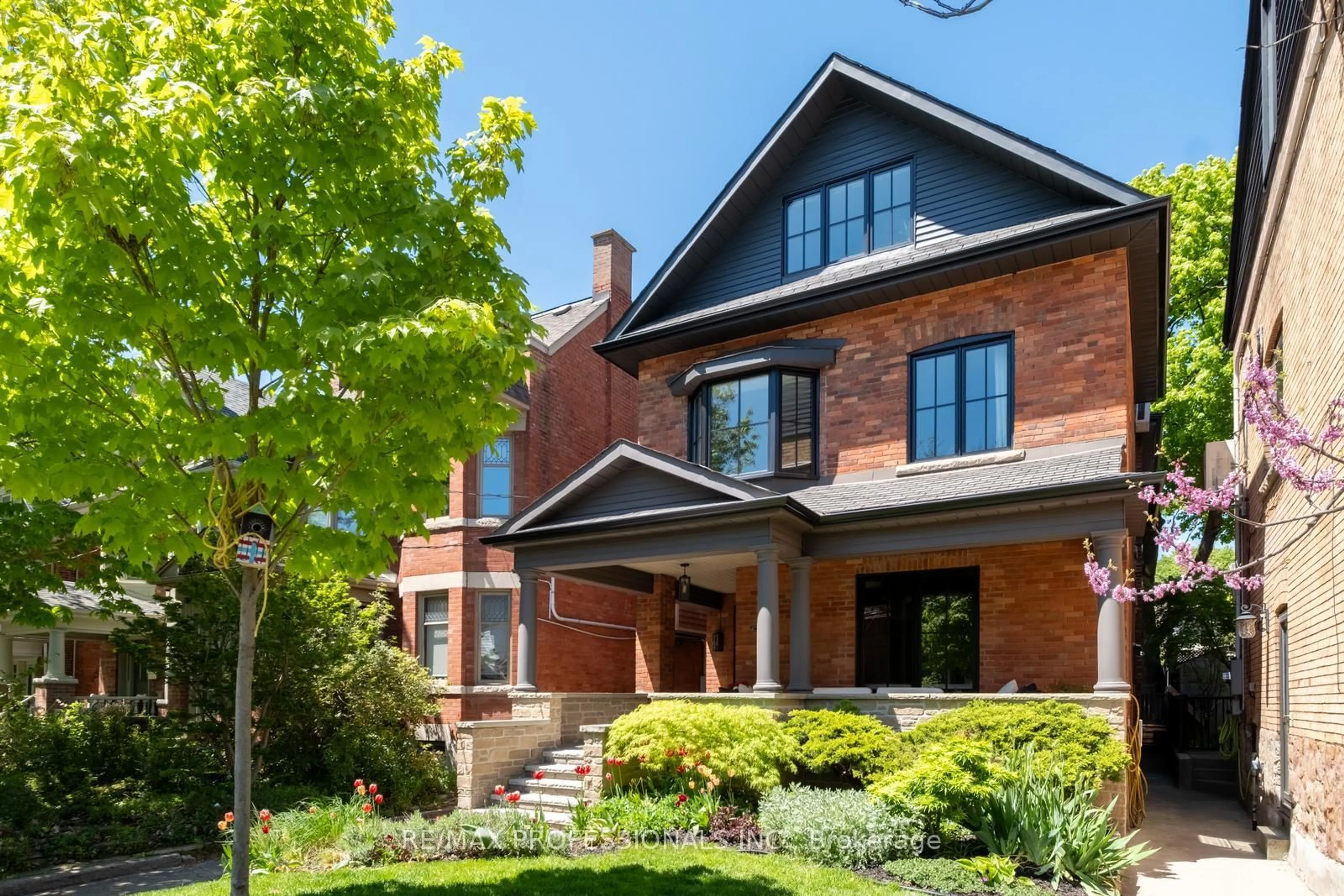 Home with brick exterior material, street for 286 Wright Ave, Toronto Ontario M6R 1L9
