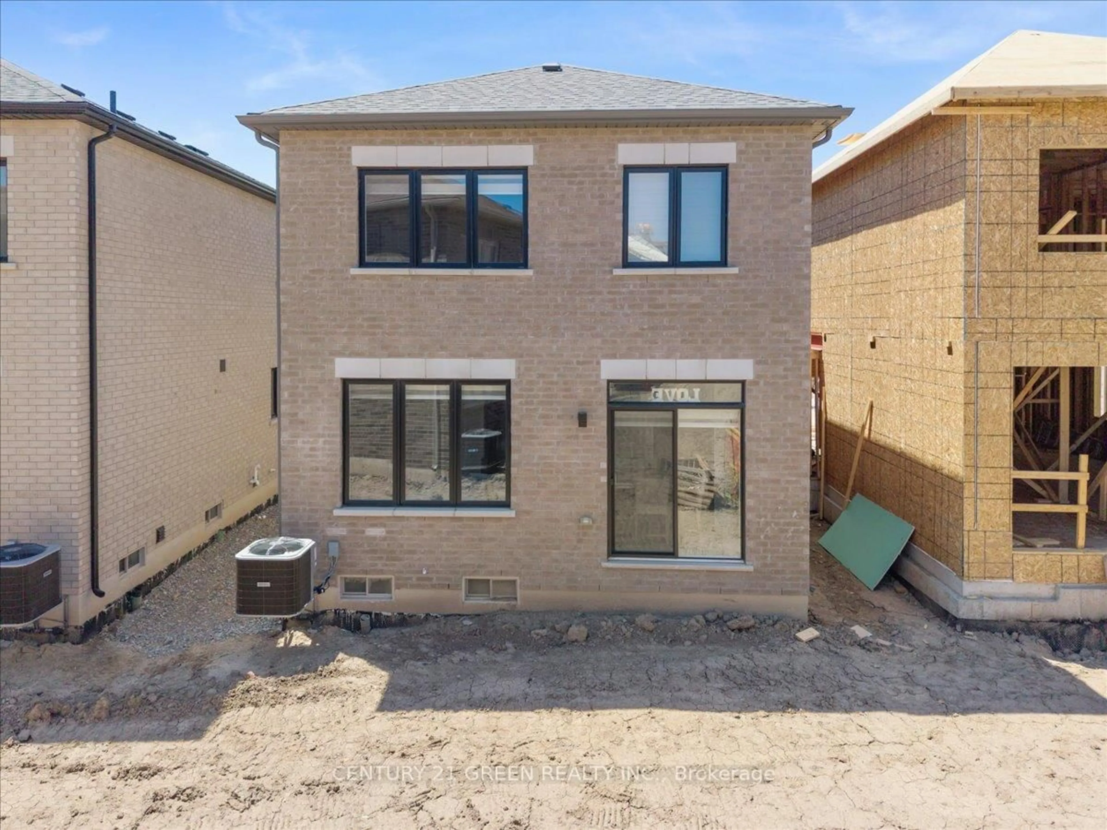 Home with brick exterior material, street for 384 Kennedy Circ, Milton Ontario L9T 7E7