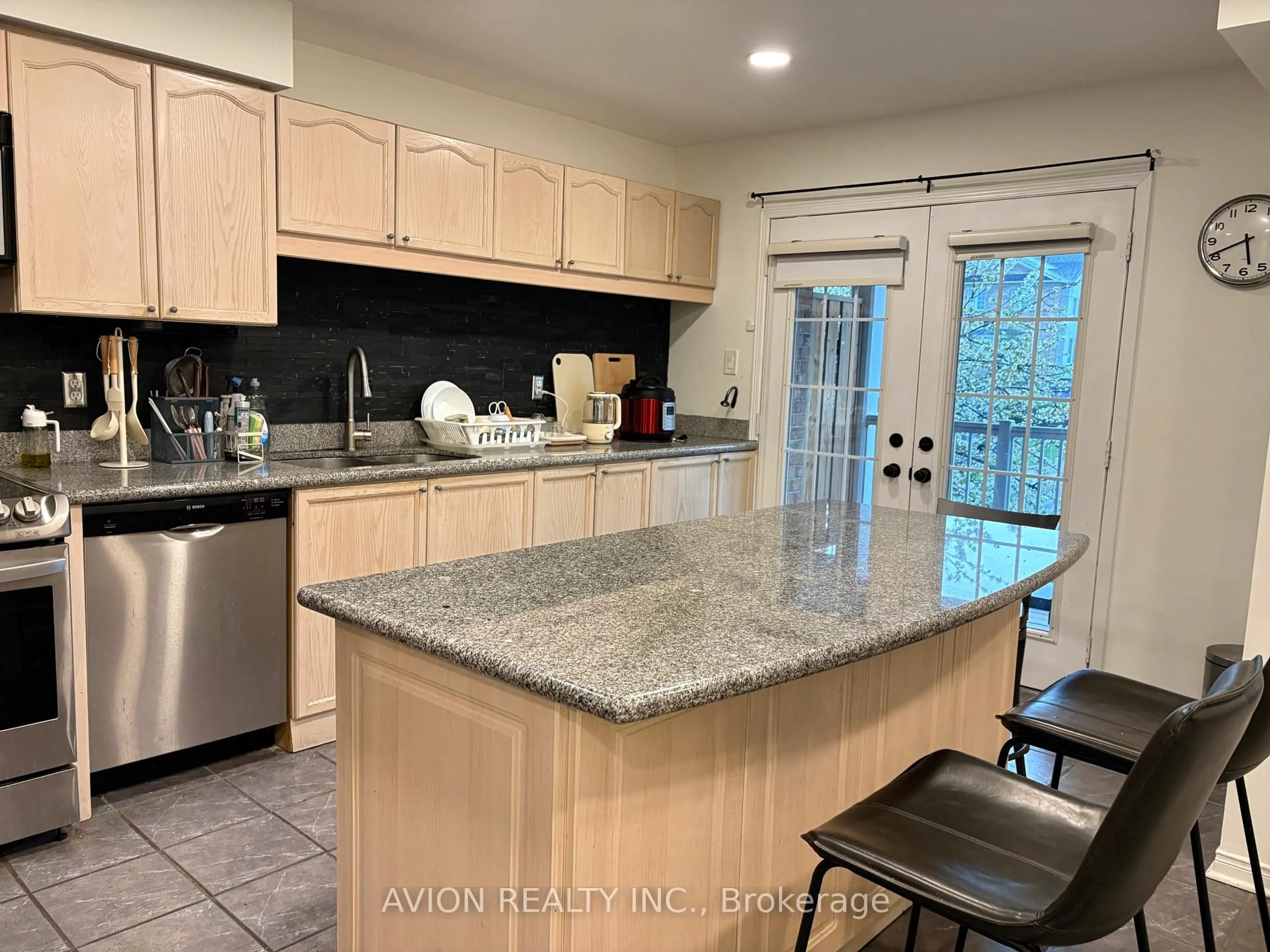 Open concept kitchen, unknown for 601 Shoreline Dr #6, Mississauga Ontario L5B 4K6