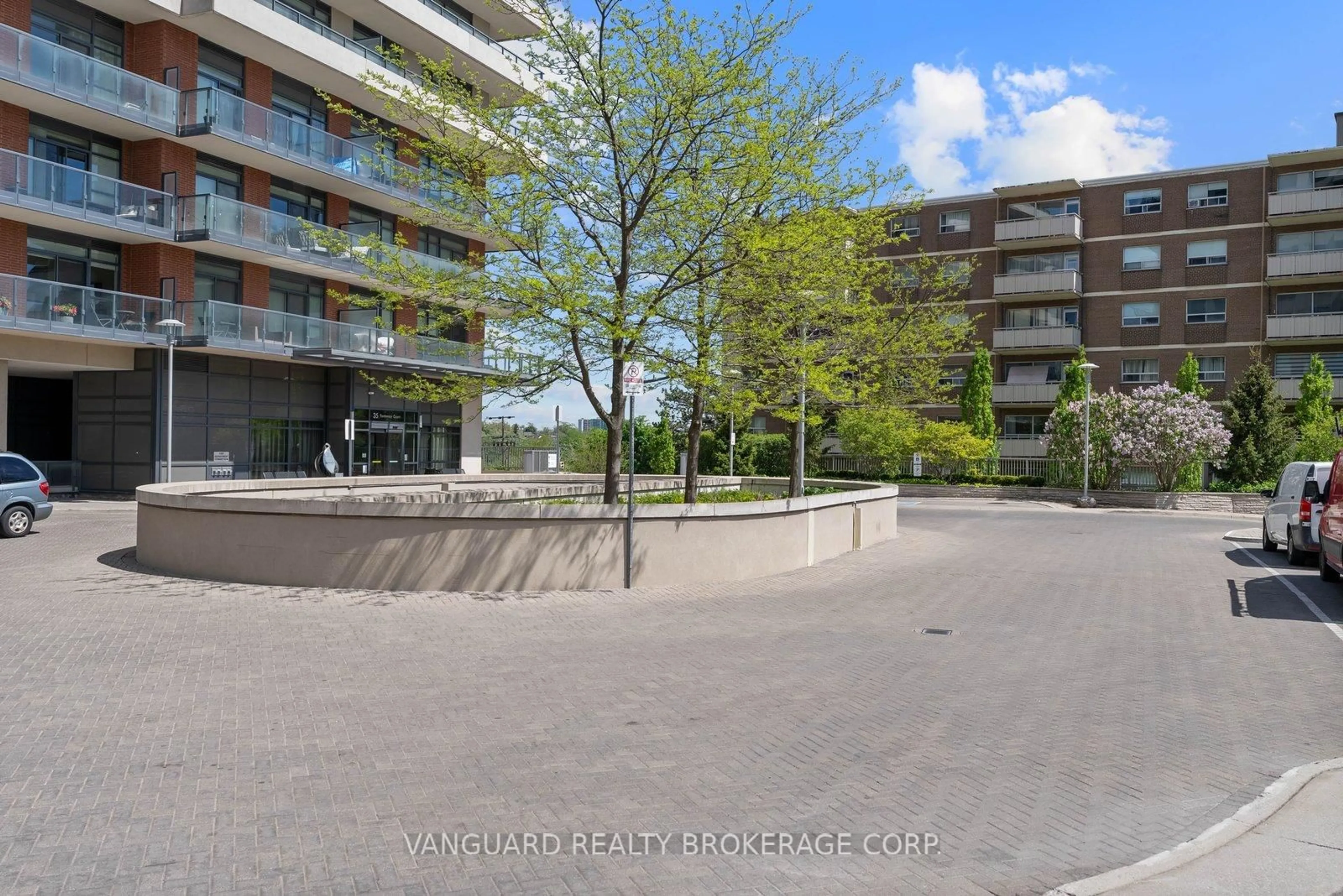 Patio, street for 25 Fontenay Crt #1404, Toronto Ontario M9A 0C4