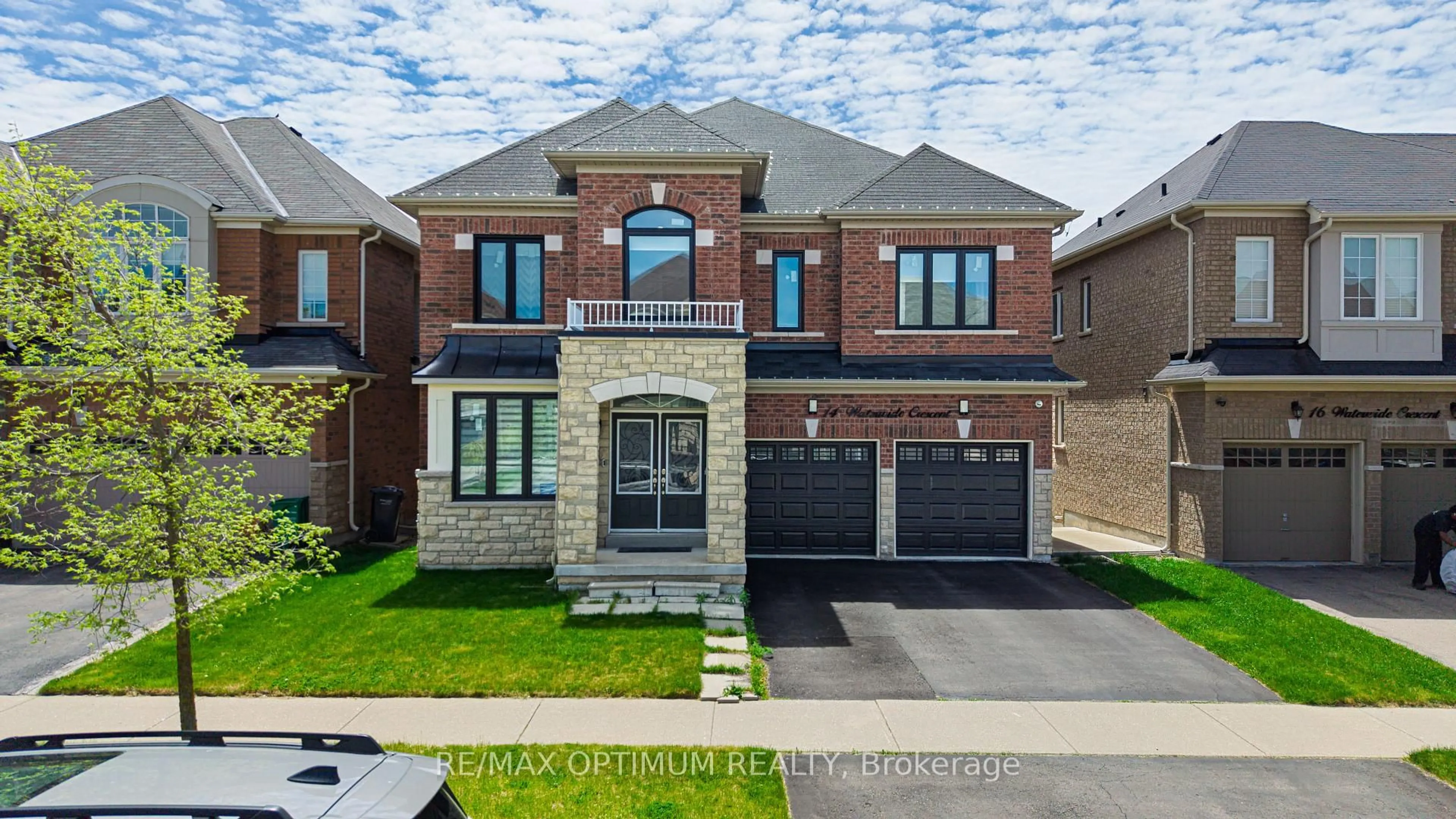 Home with brick exterior material, street for 14 Waterwide Cres, Brampton Ontario L6T 3C3