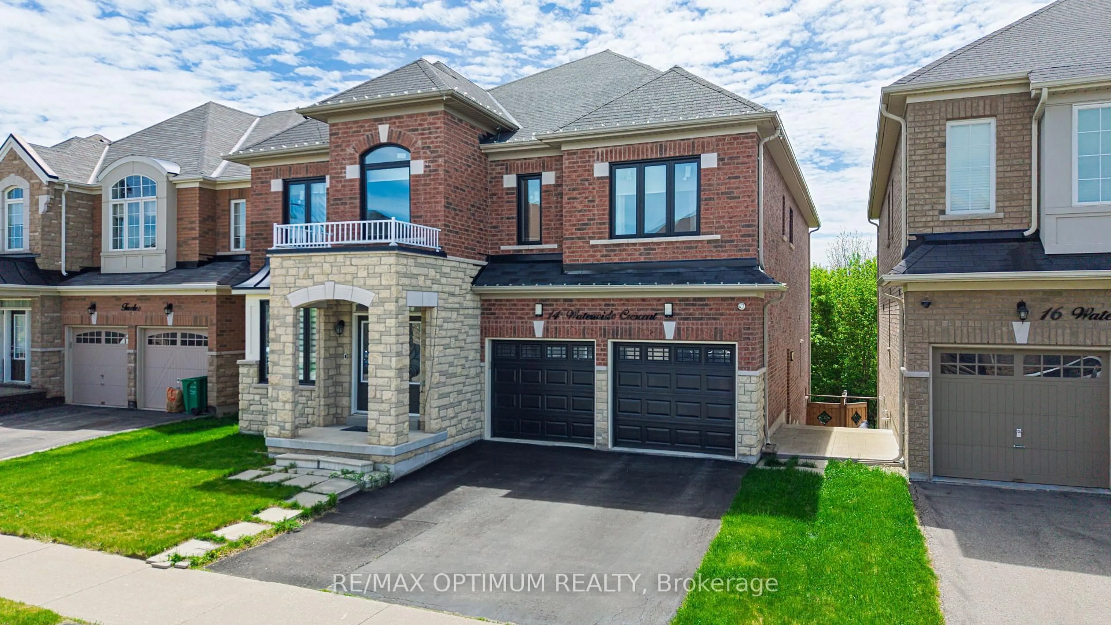 Home with brick exterior material, street for 14 Waterwide Cres, Brampton Ontario L6T 3C3