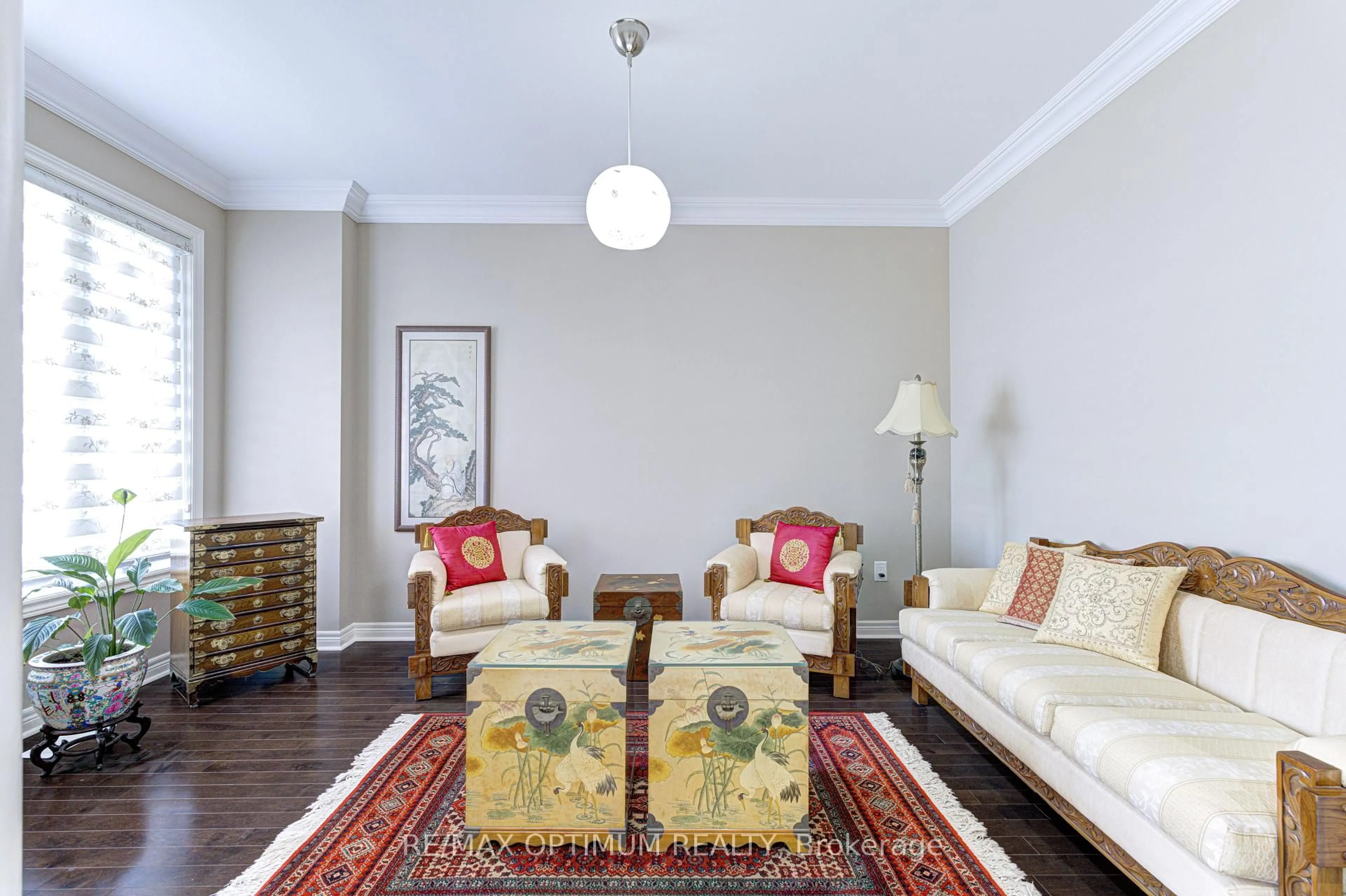 Living room with furniture, carpet floor for 14 Waterwide Cres, Brampton Ontario L6T 3C3