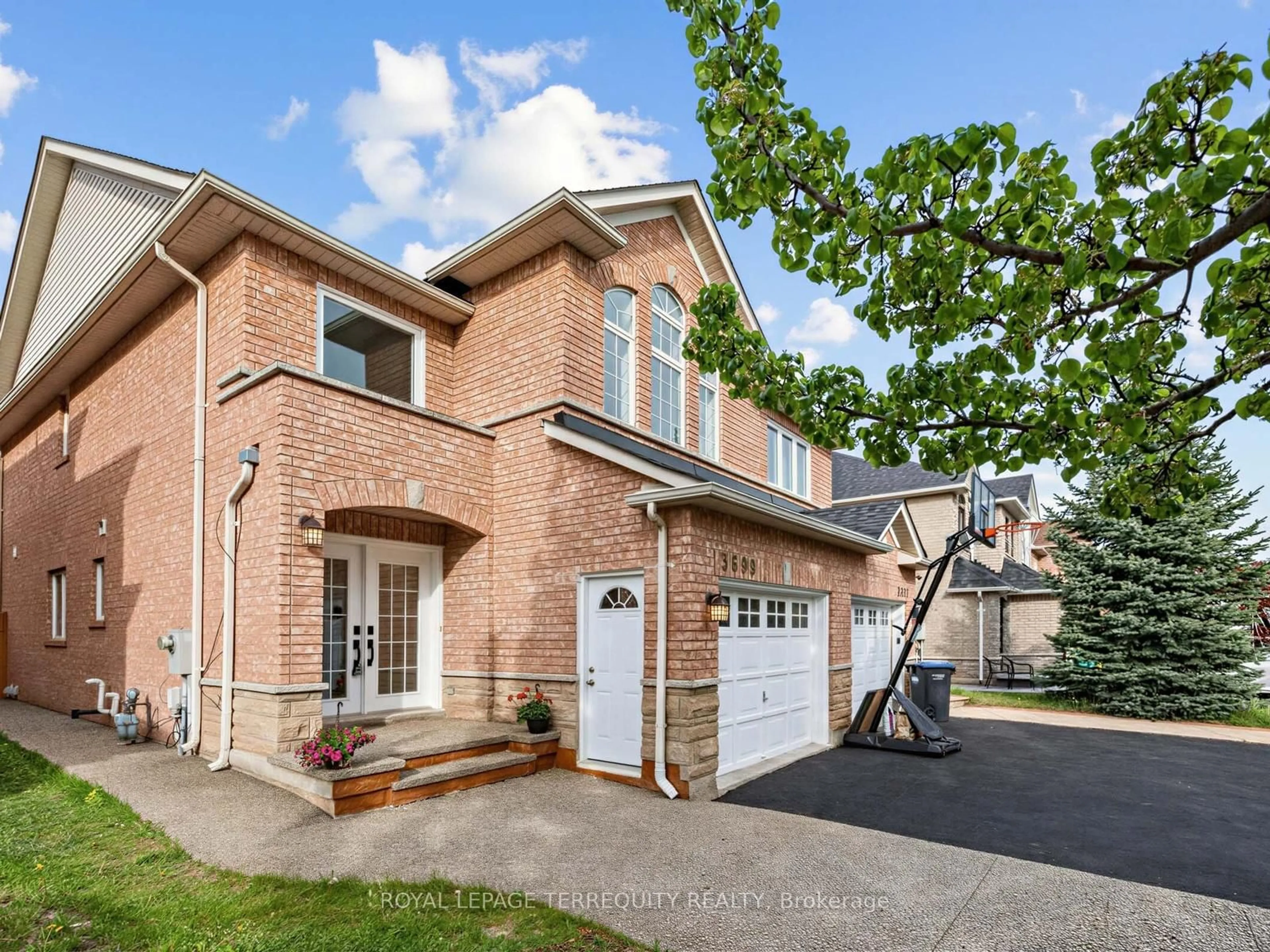 Home with brick exterior material, street for 3699 Golden Locust Dr, Mississauga Ontario L5N 8N8