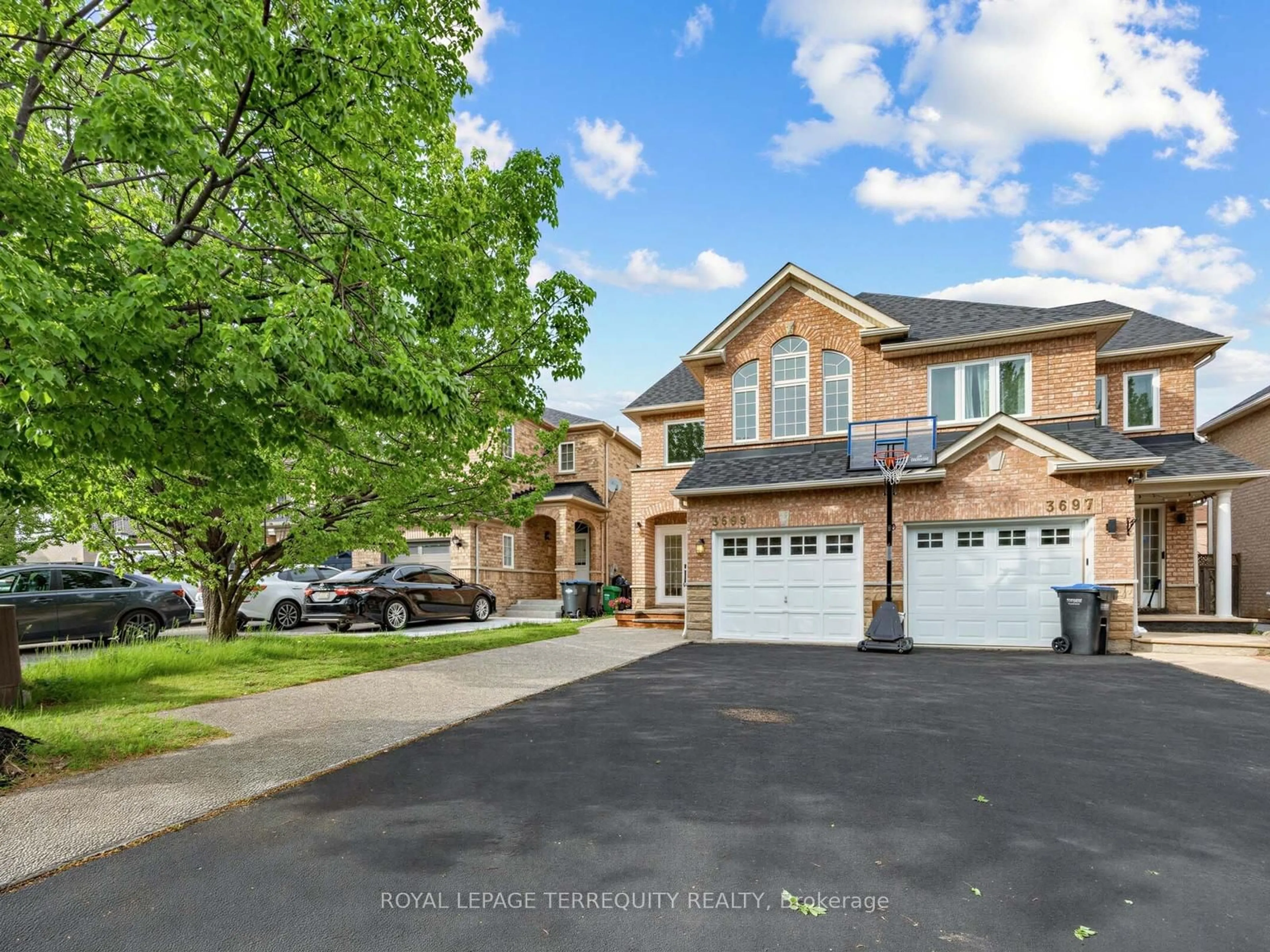 Unknown for 3699 Golden Locust Dr, Mississauga Ontario L5N 8N8