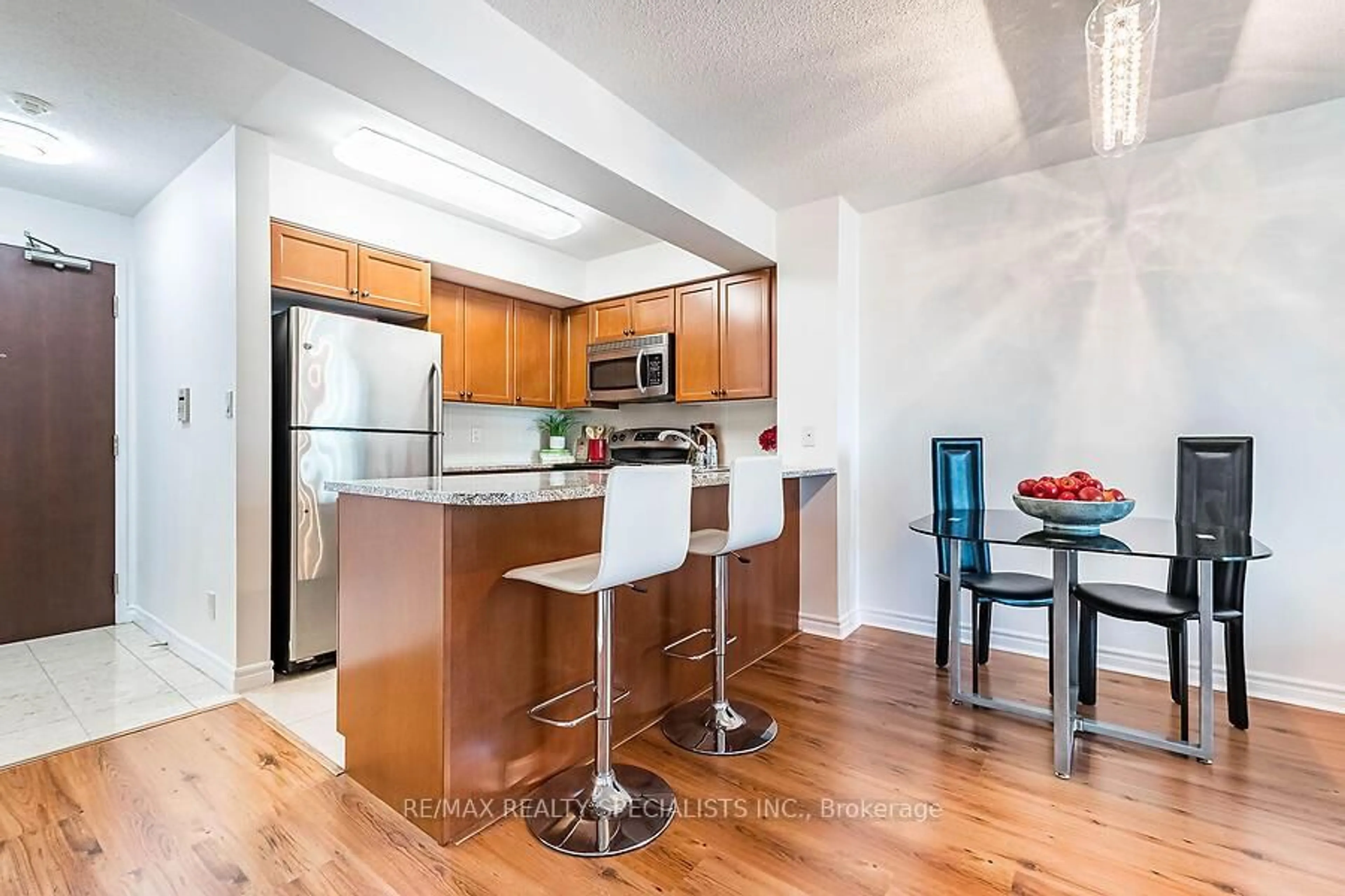 Unknown for 335 Rathburn Rd #1703, Mississauga Ontario L5B 0C8