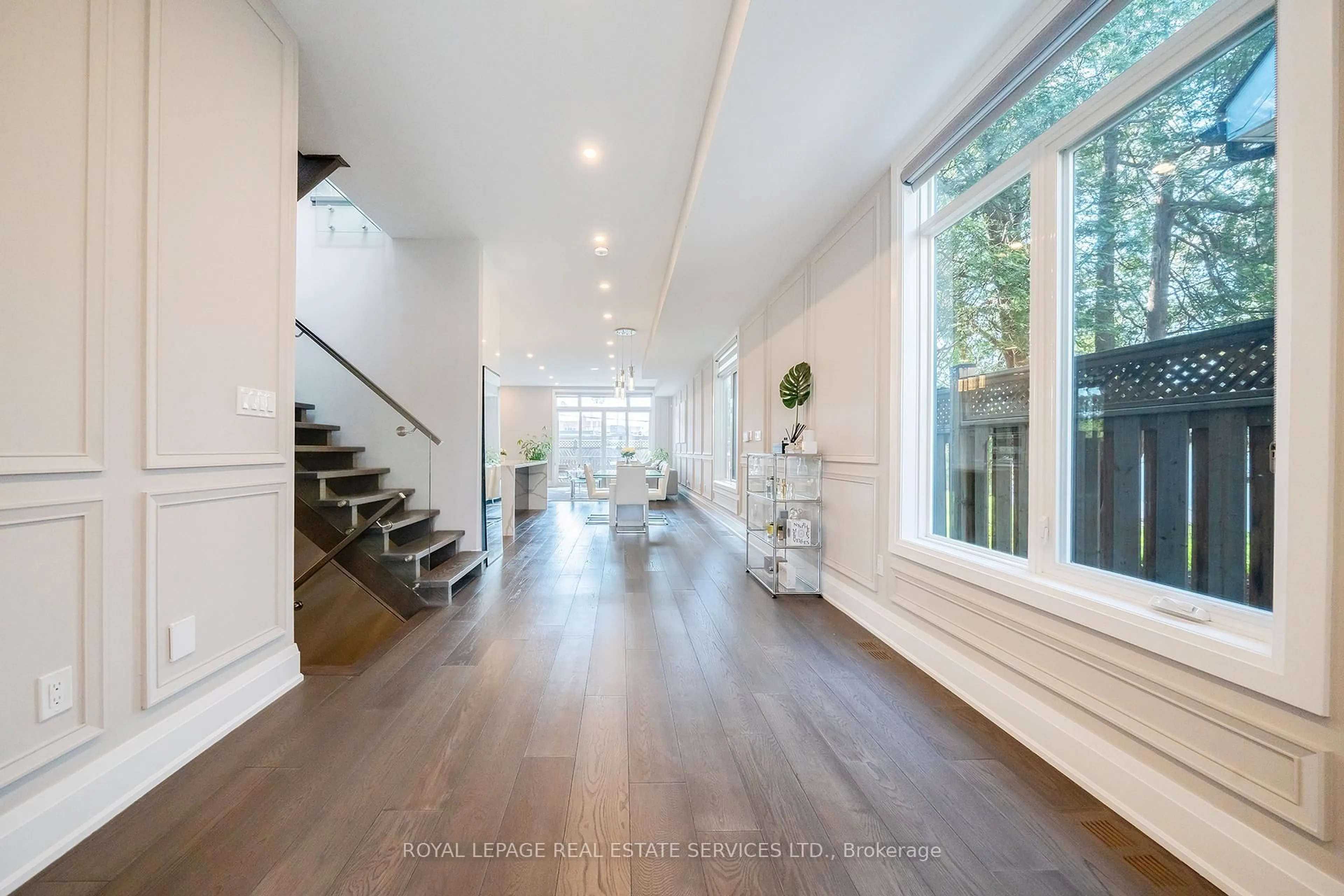 Unknown for 25A Tecumseth Ave, Mississauga Ontario L5G 1K5