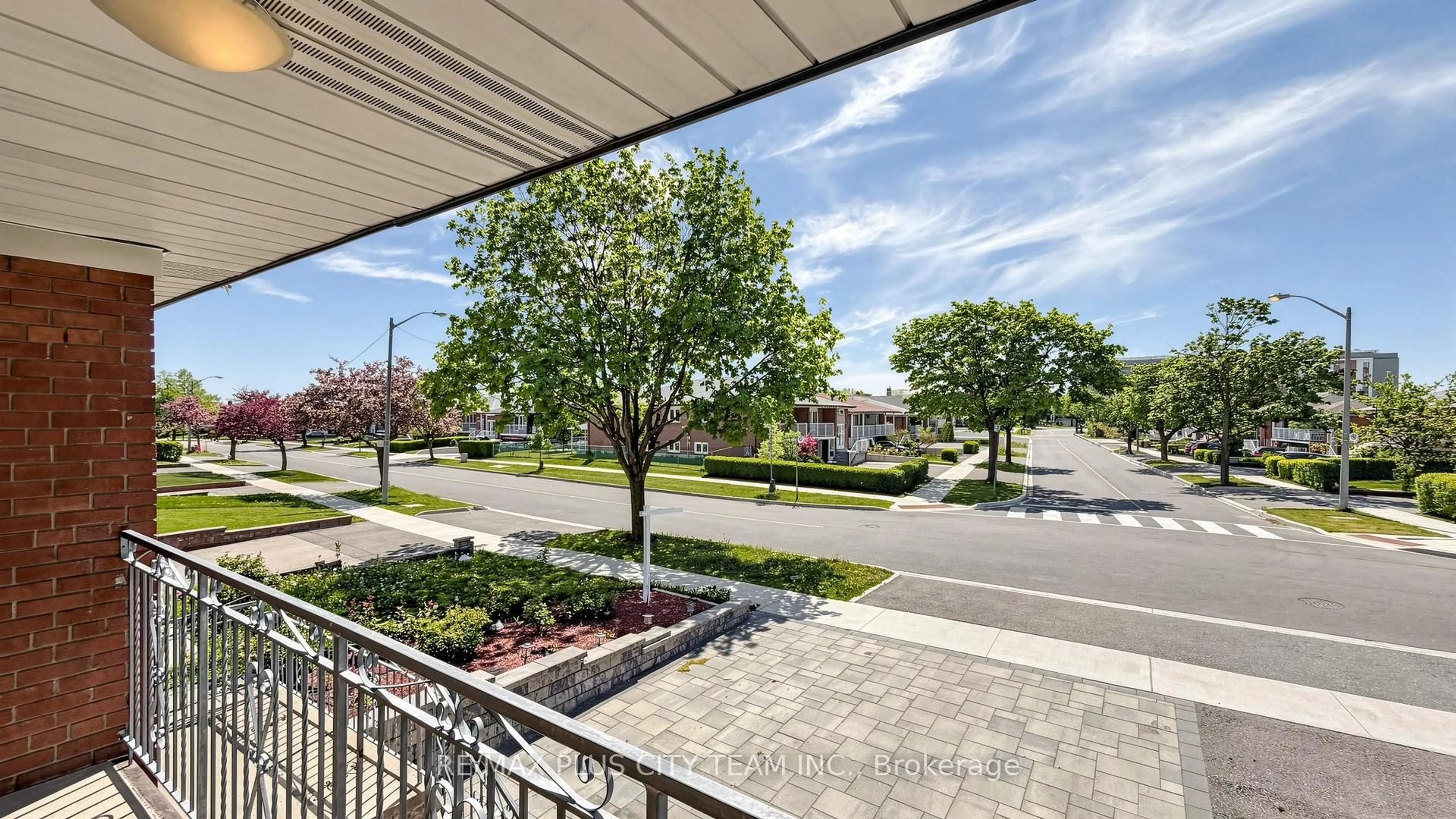 Patio, street for 63 Picaro Dr, Toronto Ontario M3N 2B6