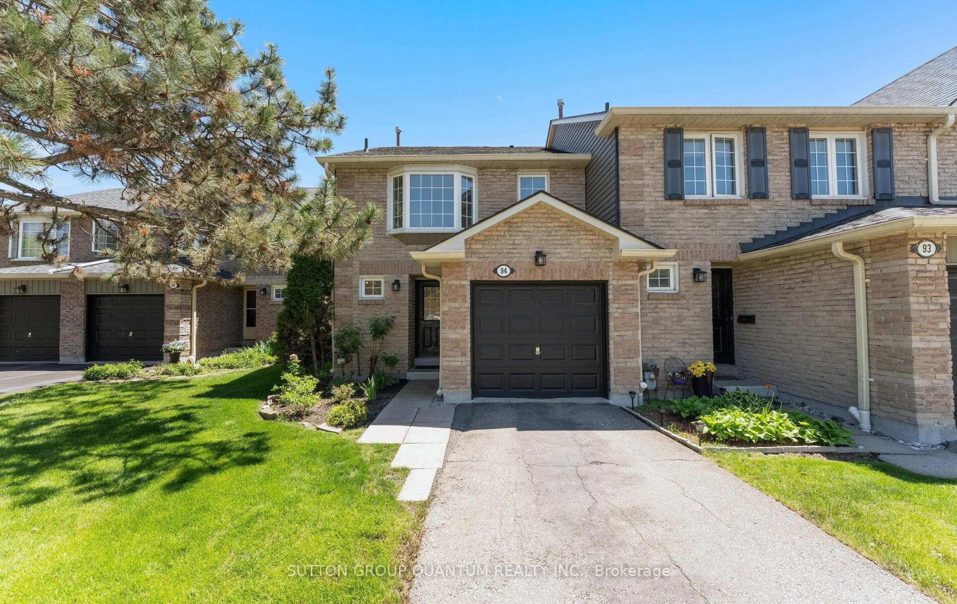 Home with brick exterior material, street for 2766 Folkway Dr #94, Mississauga Ontario L5L 3M3