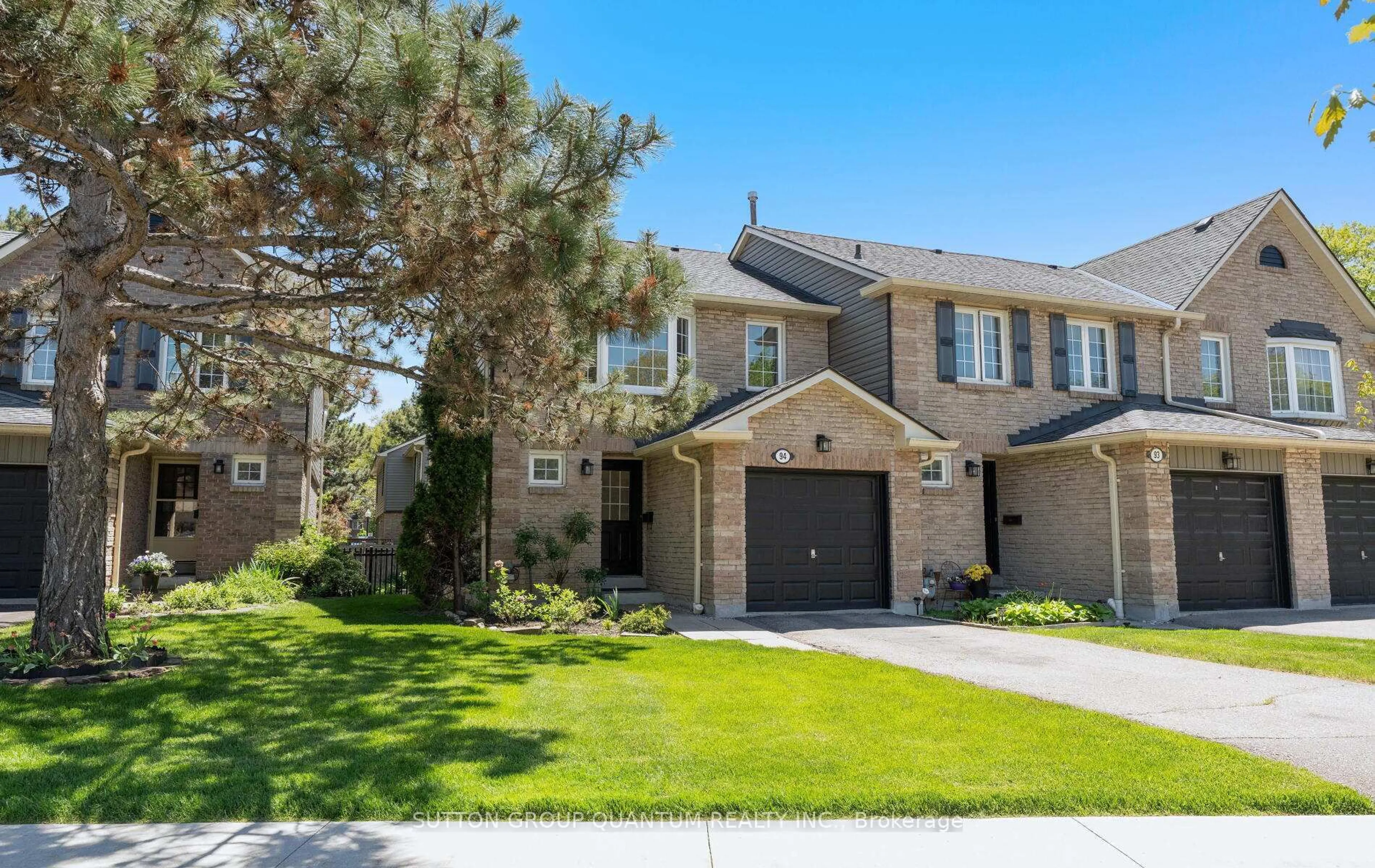 Home with brick exterior material, street for 2766 Folkway Dr #94, Mississauga Ontario L5L 3M3