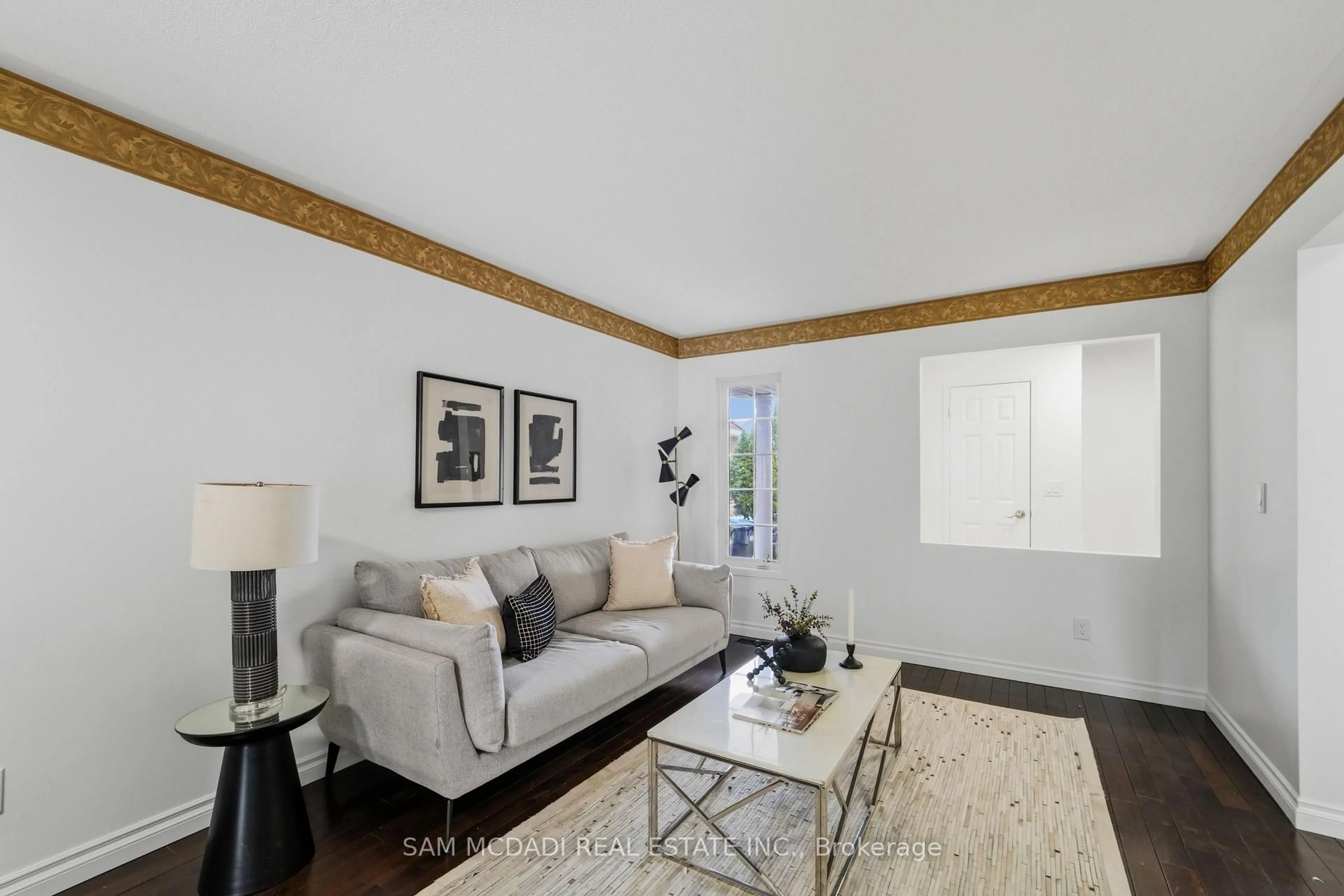 Living room with furniture, wood/laminate floor for 1220 Windbrook Grve, Mississauga Ontario L5V 2V1