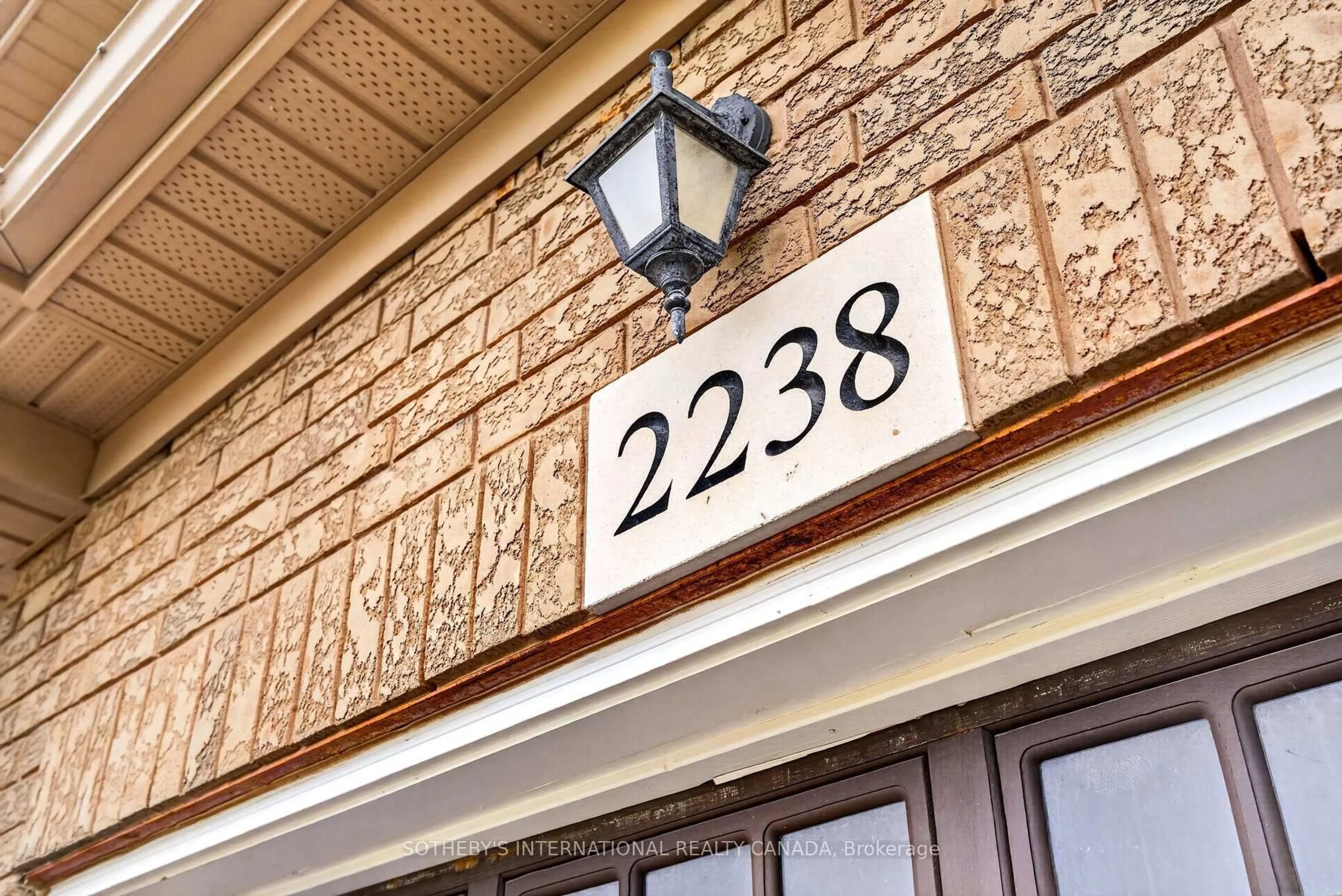 Indoor entryway for 2238 Stone Glen Cres, Oakville Ontario L6M 5G6