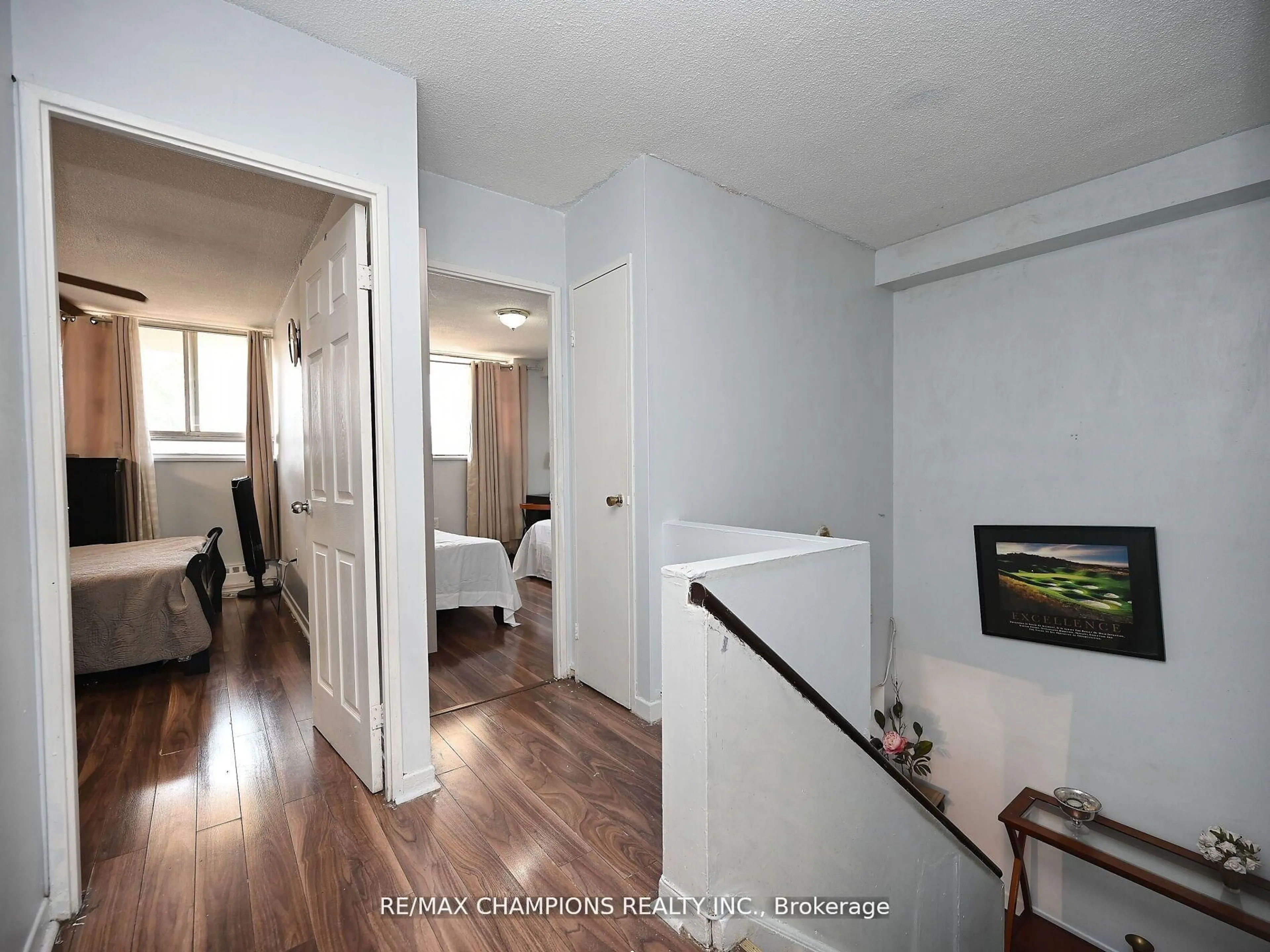 Unknown for 1050 Stainton Dr #112, Mississauga Ontario L5C 2T7