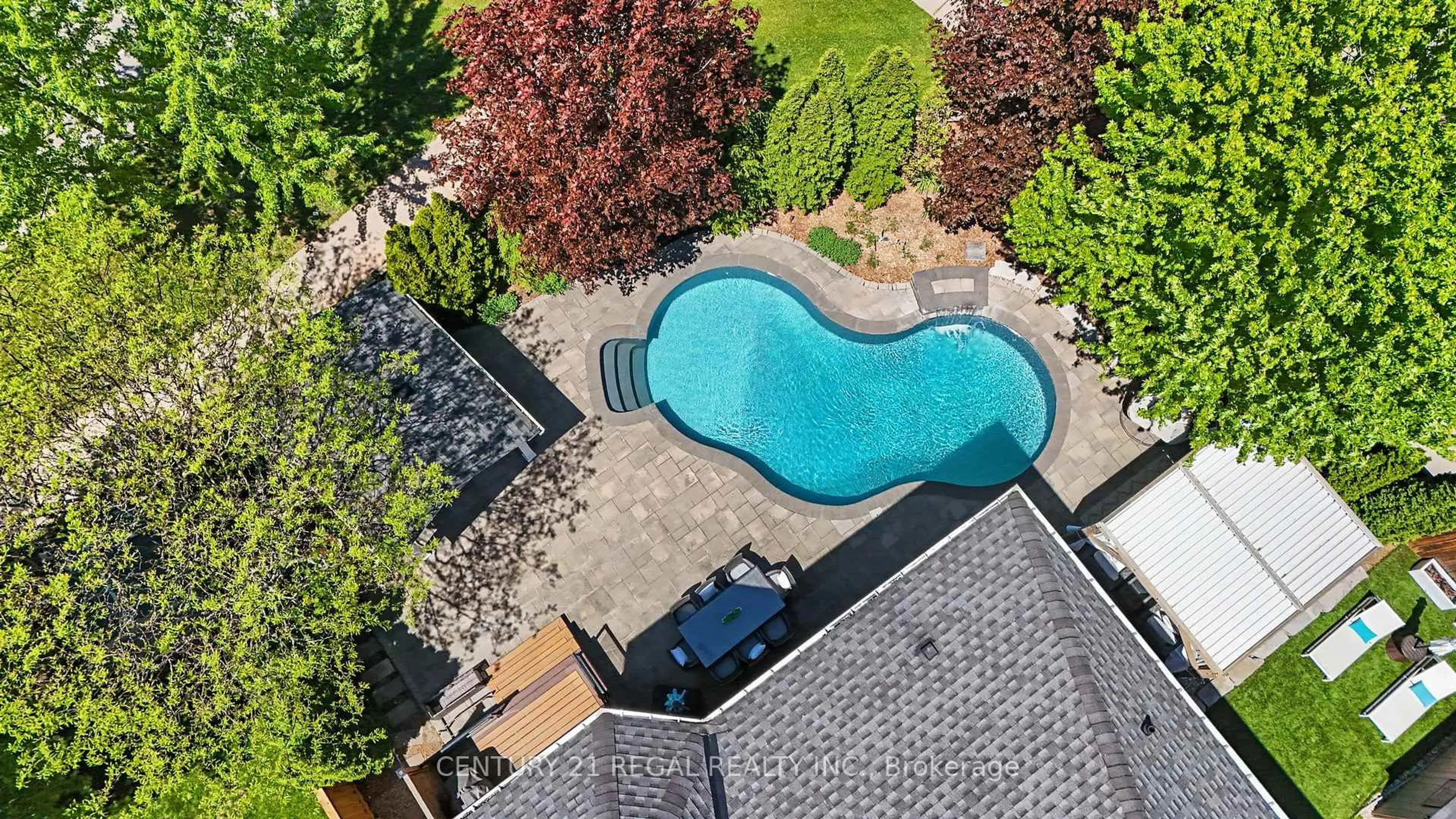Pool for 2260 Chickadee Cres, Oakville Ontario L6M 3S2