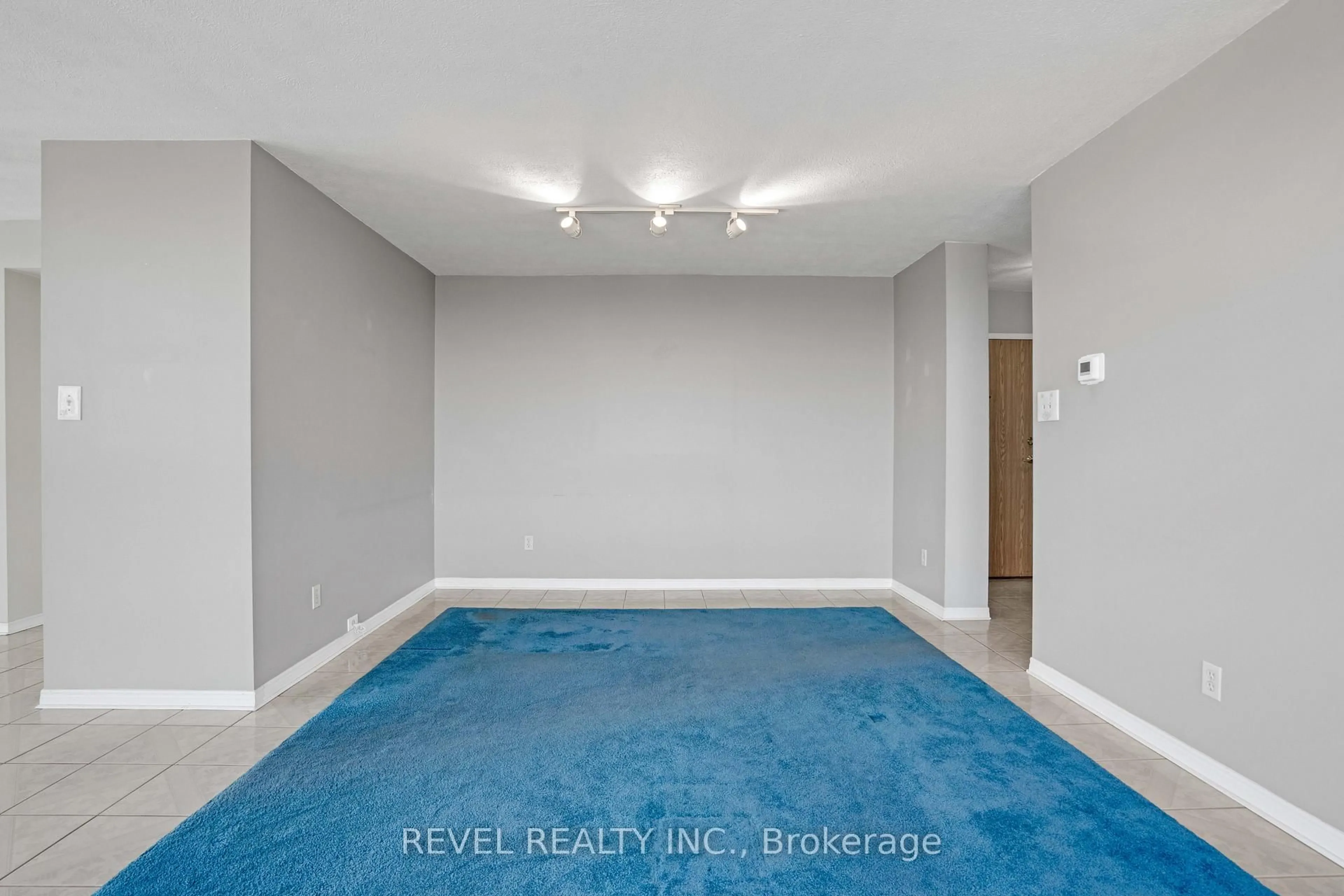 A pic of a room for 1360 Rathburn Rd #403, Mississauga Ontario L4W 4H4