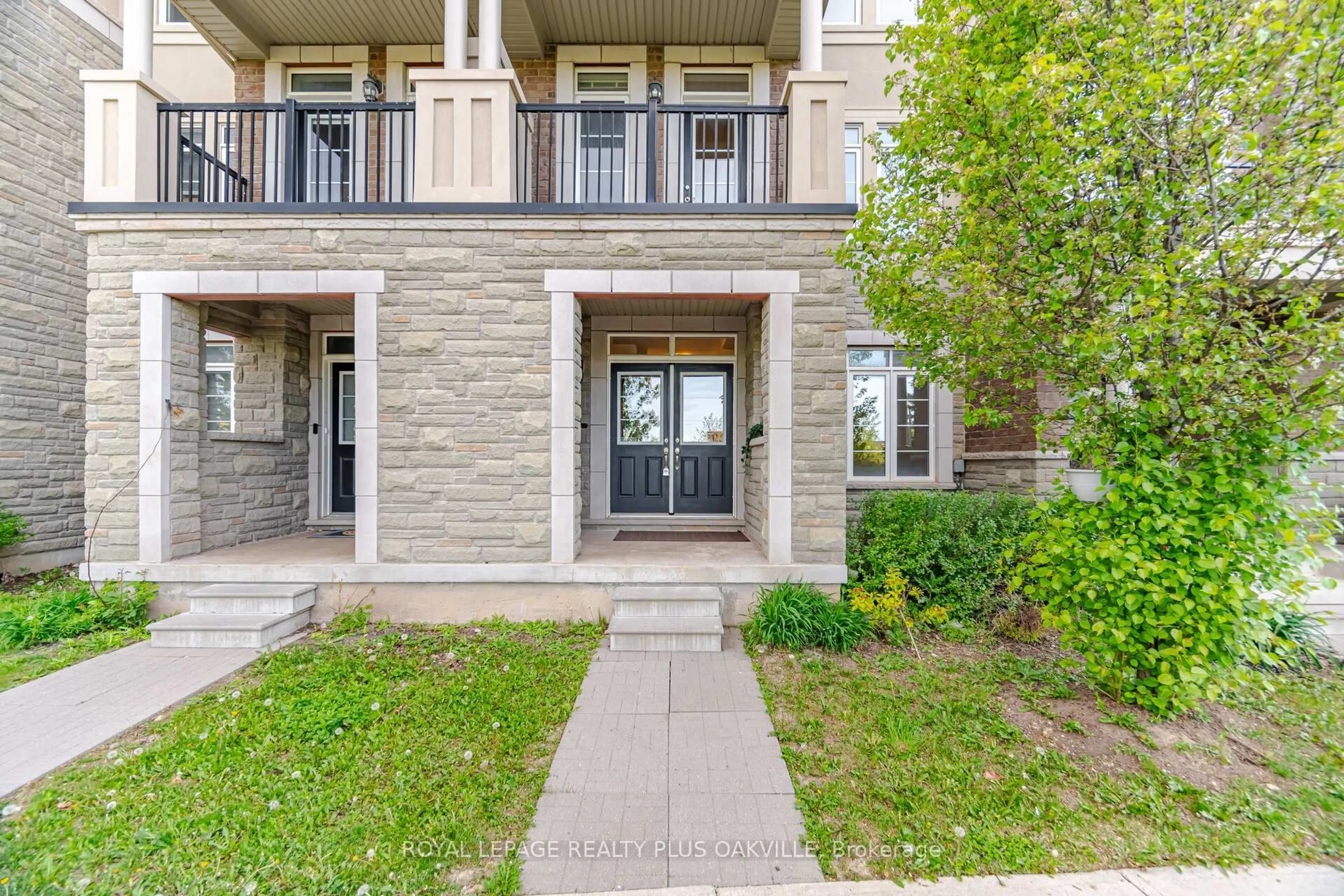 Patio, street for 3030 George Savage Ave, Oakville Ontario L6M 0Z1
