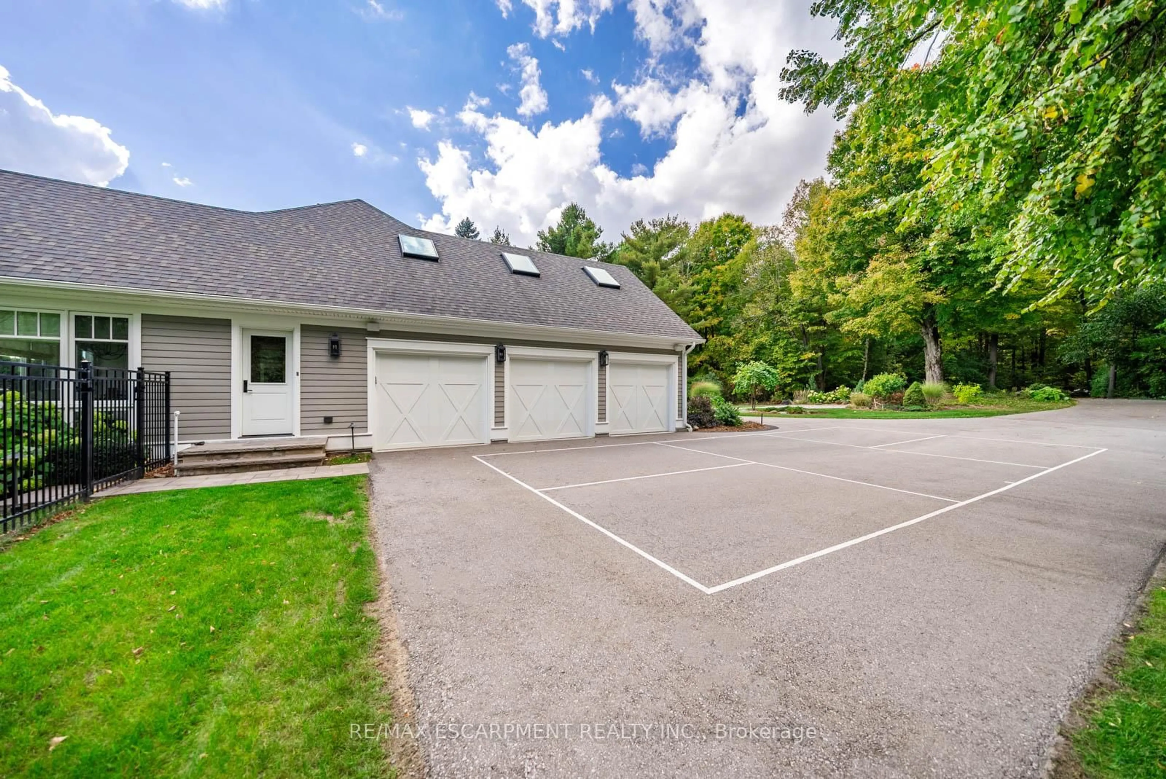 Unknown for 6502 Mcniven Rd, Burlington Ontario L7P 0K5
