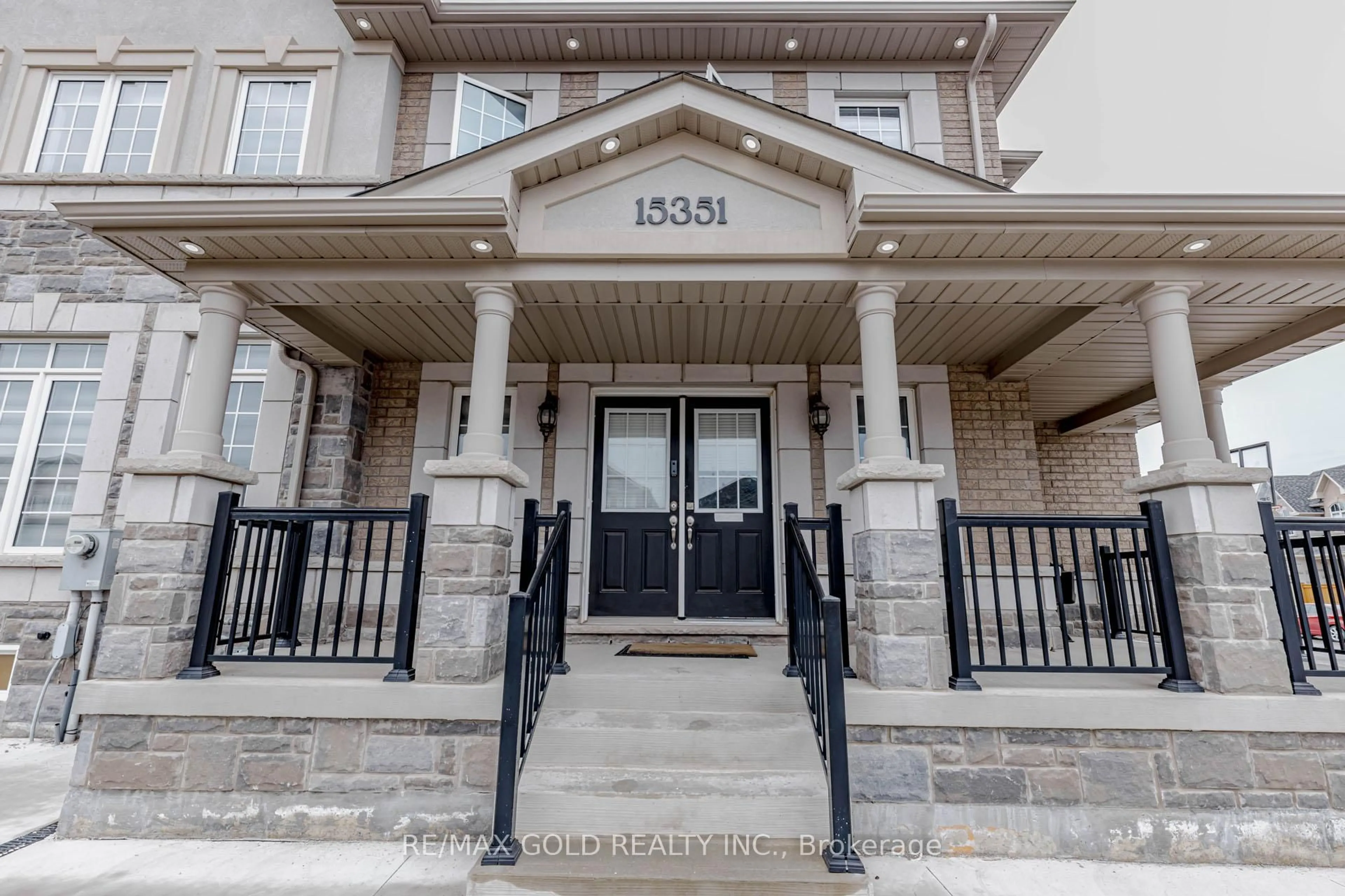Indoor entryway for 15351 Danby Rd, Halton Hills Ontario L7G 0H6