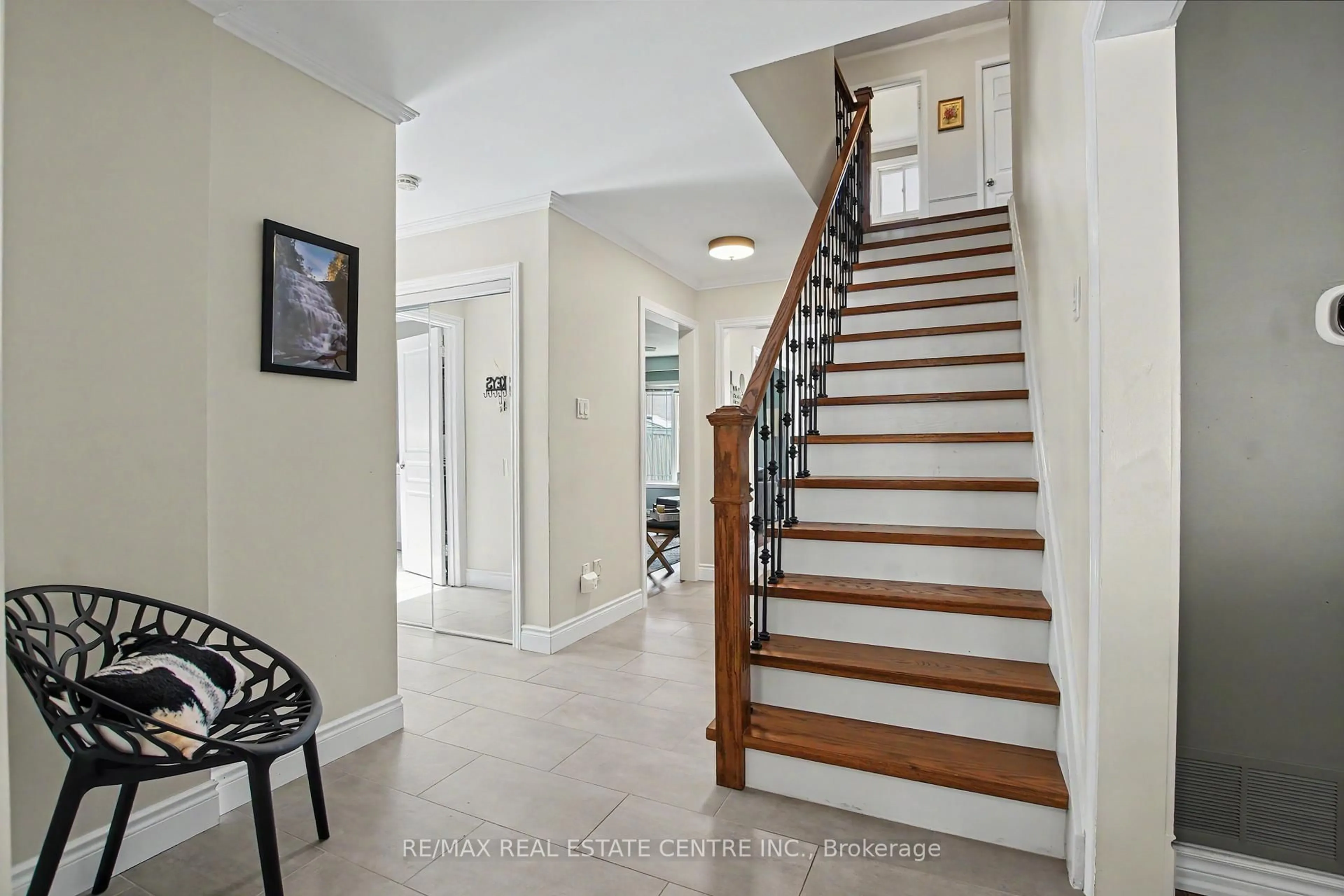 Unknown for 260 Coxe Blvd, Milton Ontario L9T 4K8