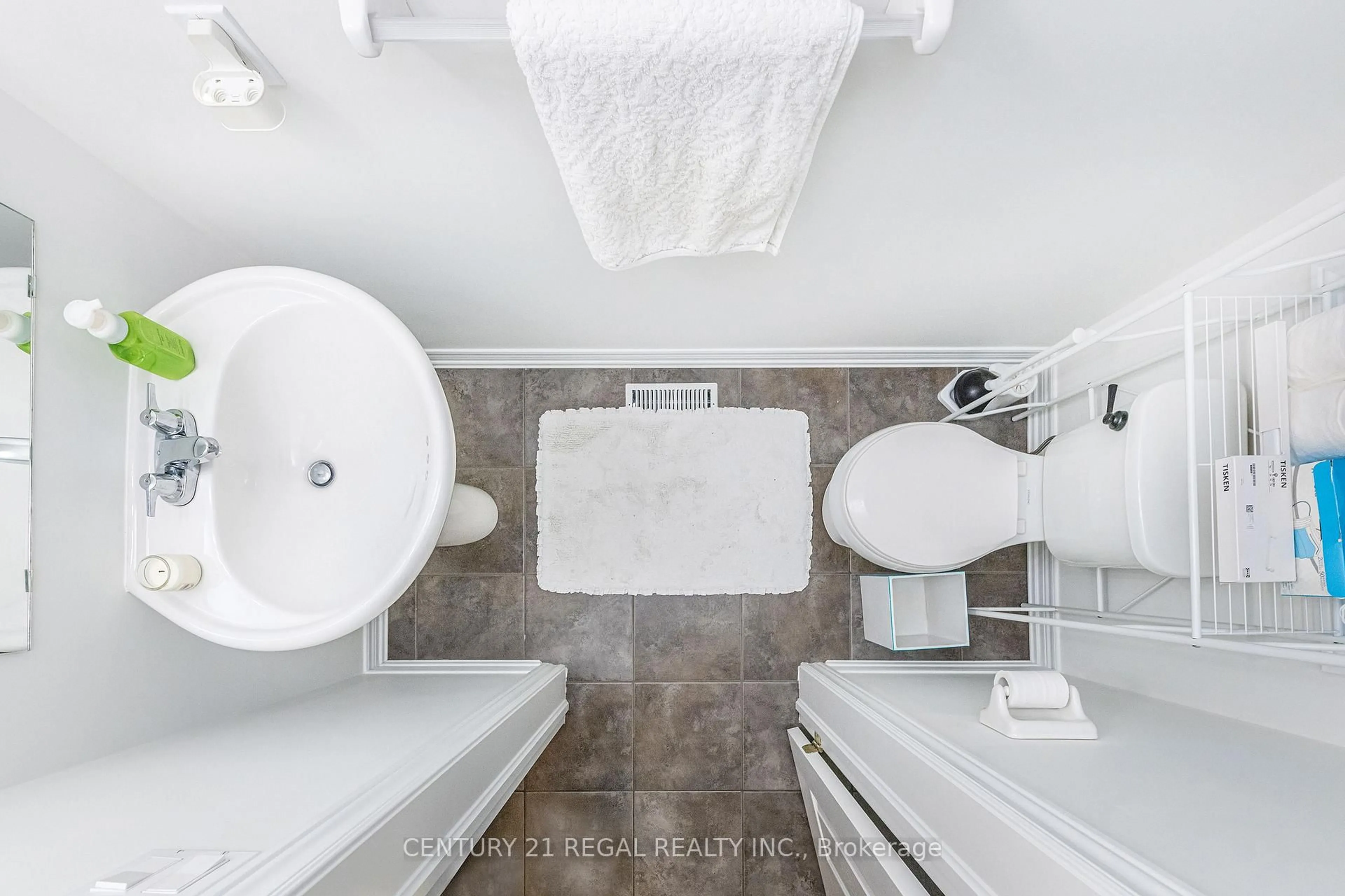Contemporary bathroom, ceramic/tile floor for 158 Parkinson Cres, Orangeville Ontario L6W 6X3