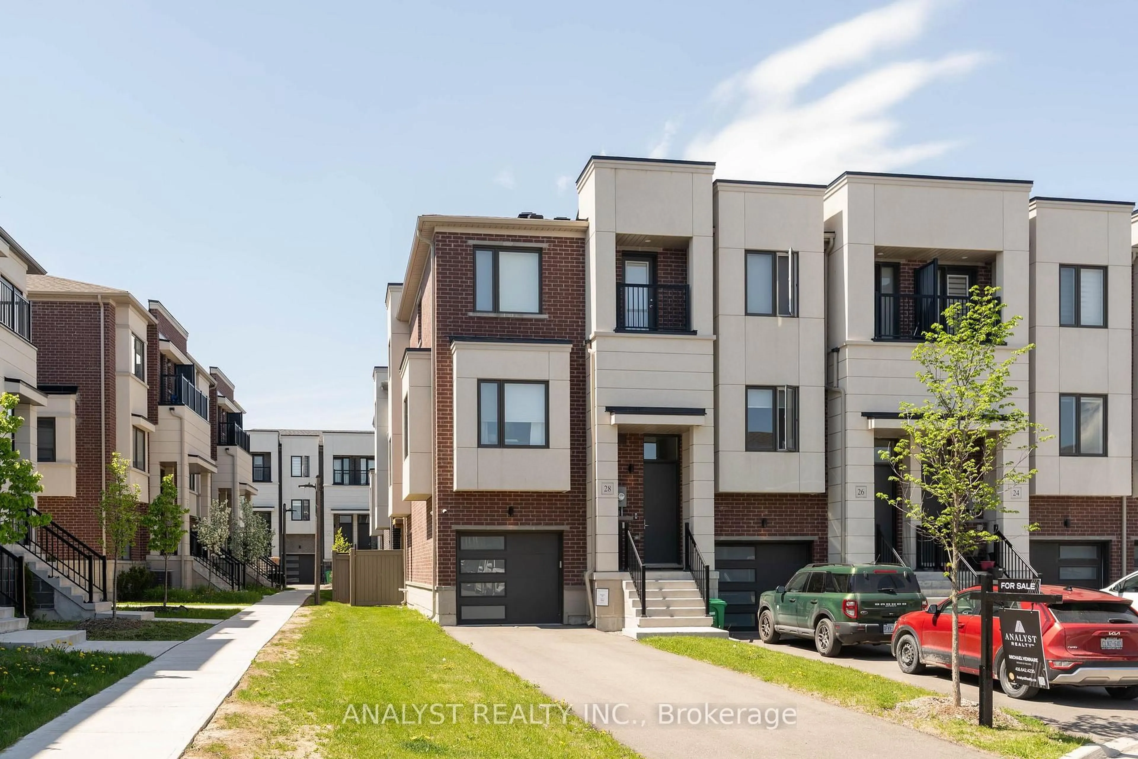 Home with brick exterior material, street for 28 Queensland Cres, Caledon Ontario L7E 2E1