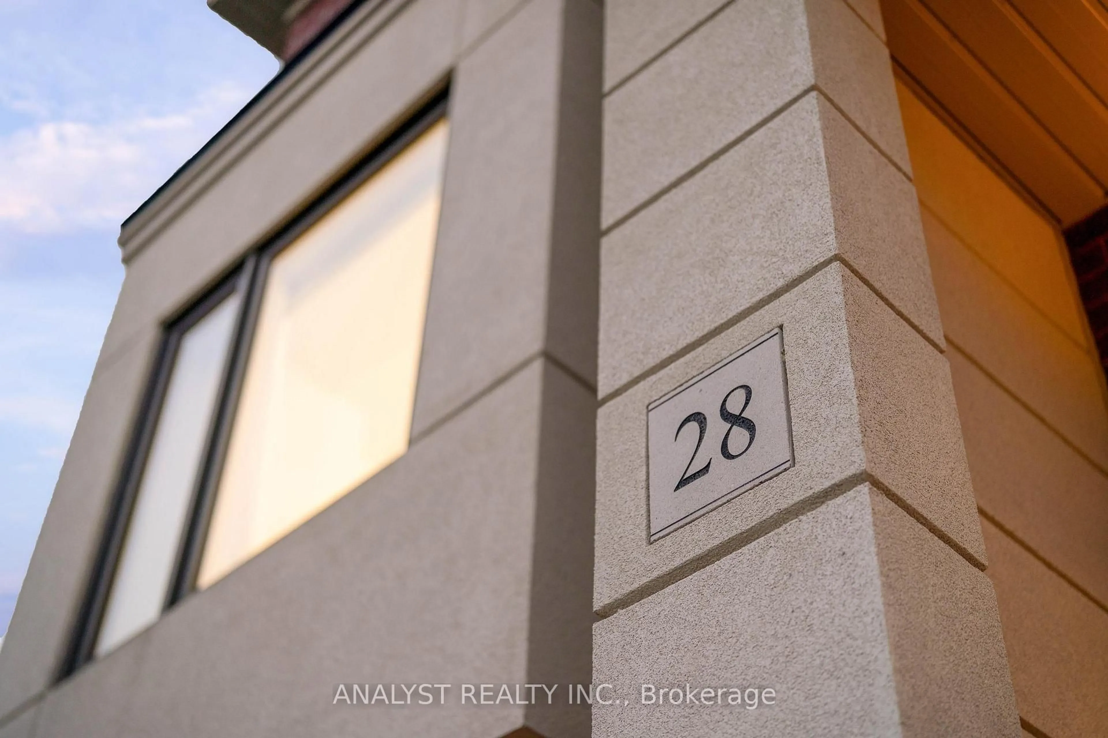 Unknown for 28 Queensland Cres, Caledon Ontario L7E 2E1